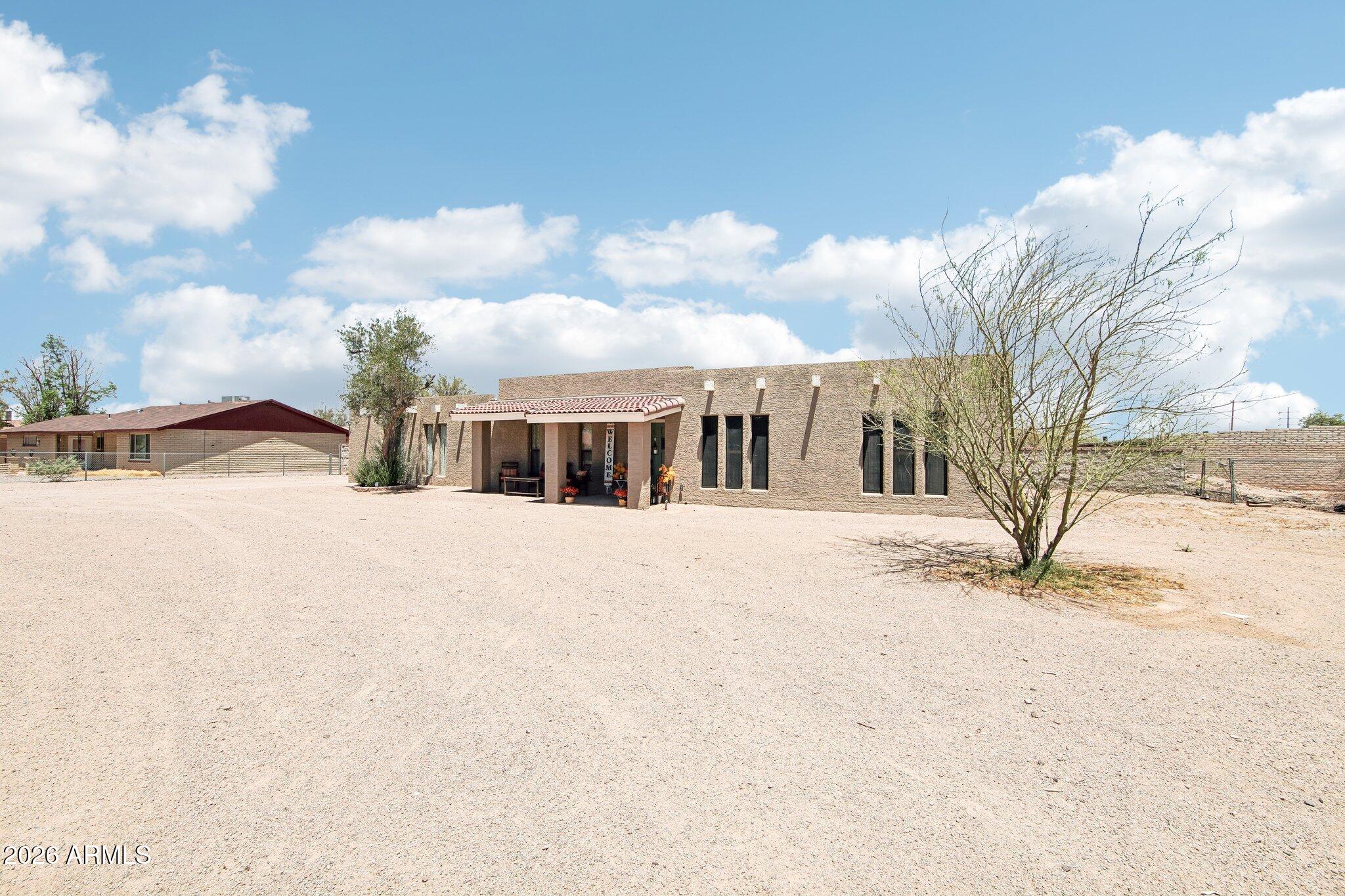 228 W CALLE TUBERIA --