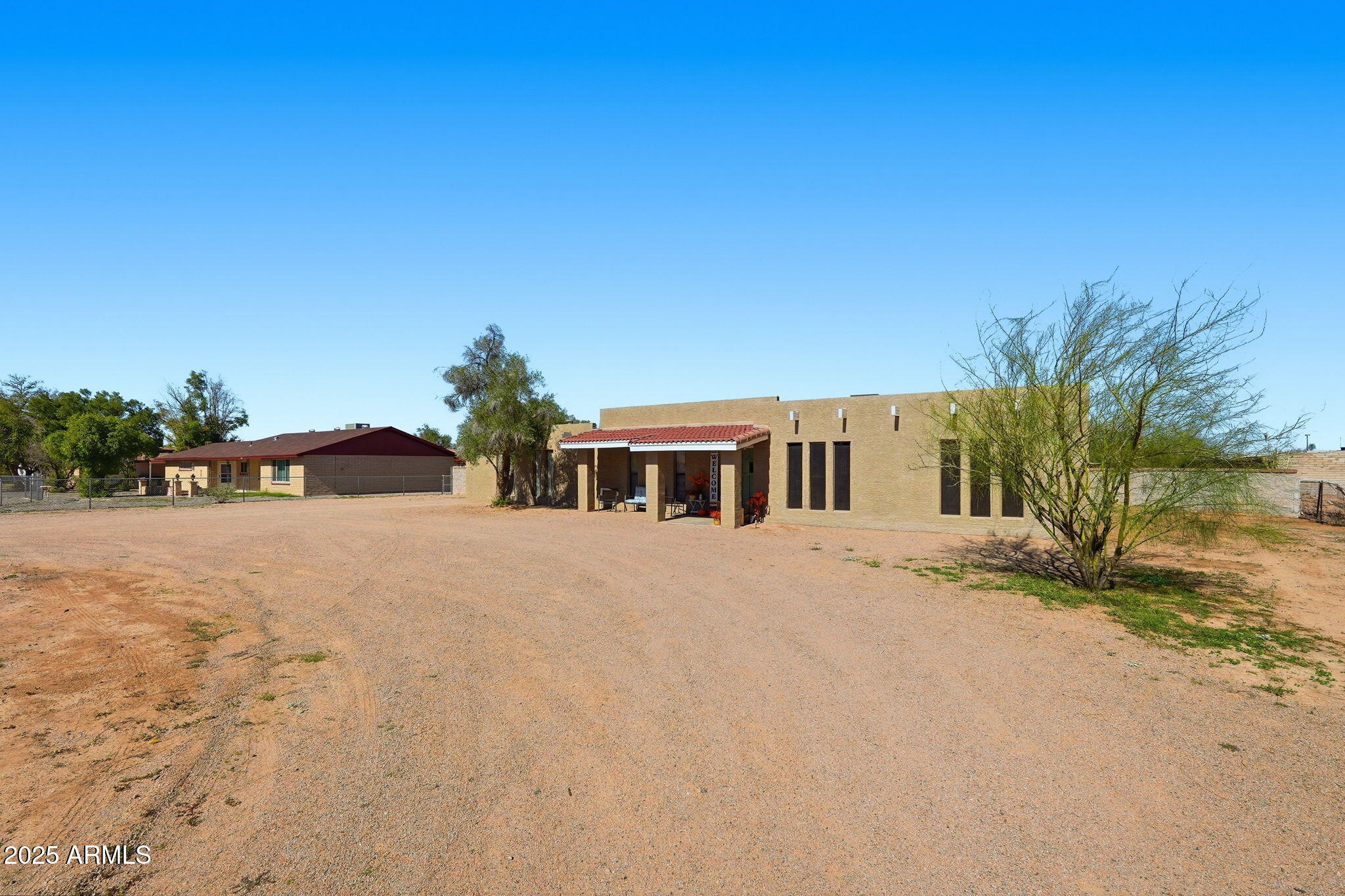 228 W CALLE TUBERIA --