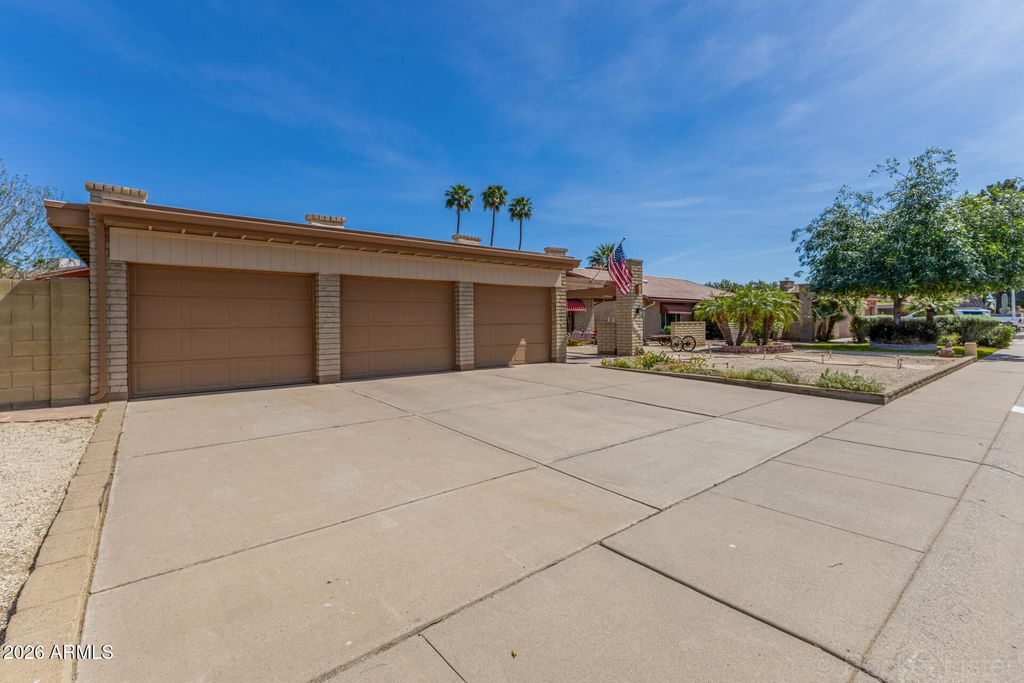 Photo of 8629 N 49th Avenue, Glendale, AZ 85302 (MLS # 6998198)
