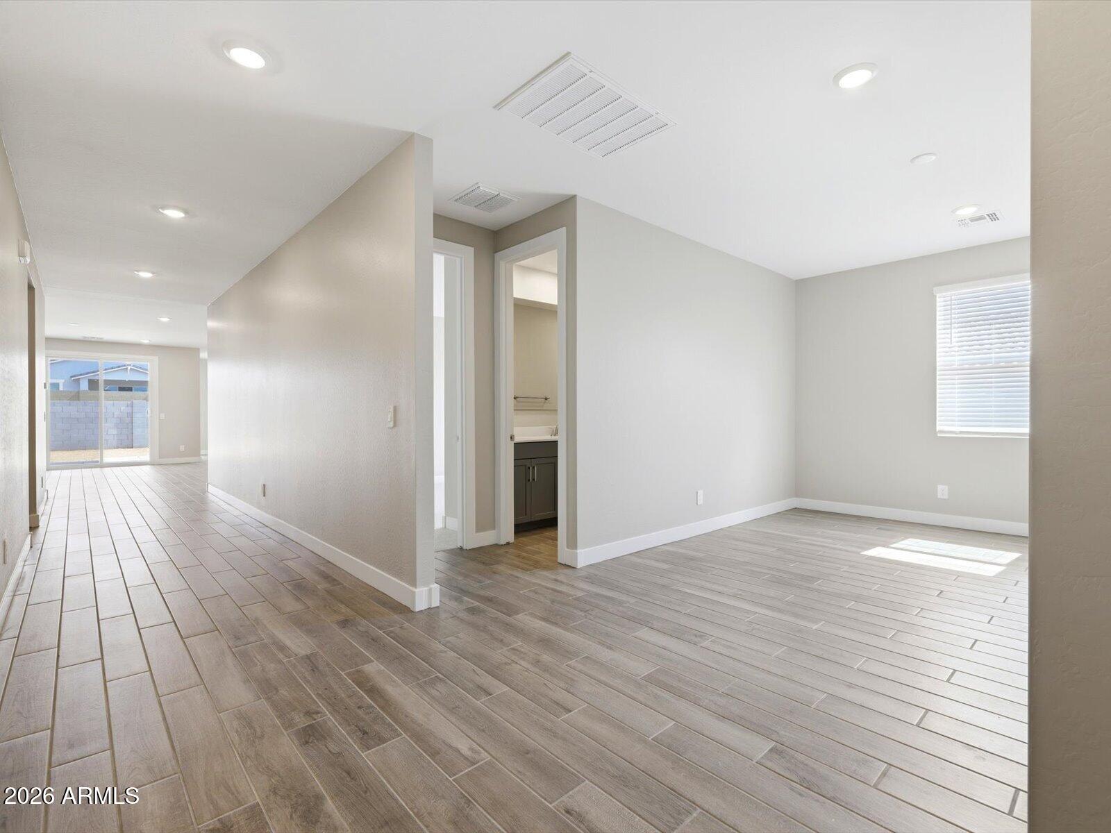 18460 W LOMA Lane