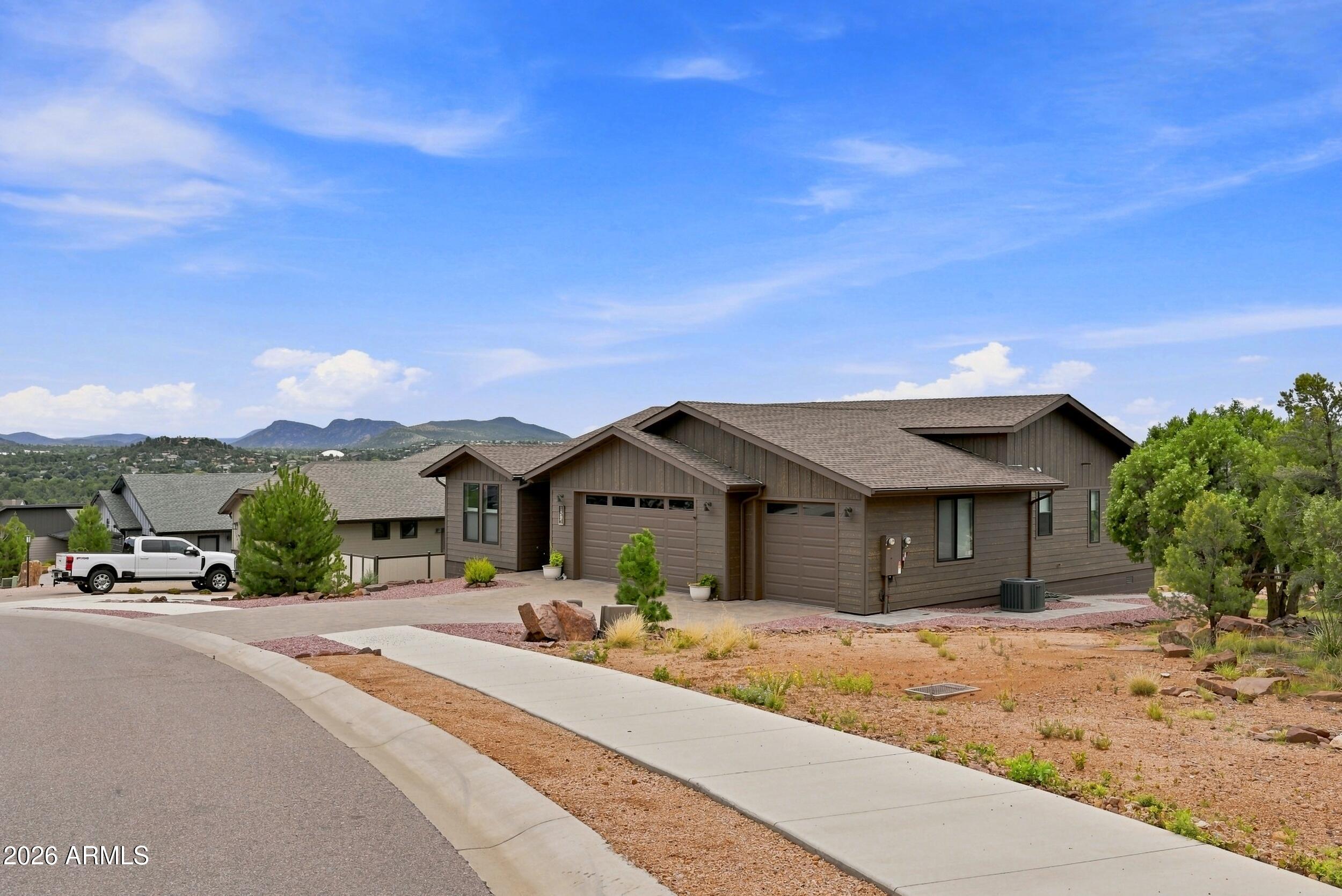 1507 W WAGON Trail