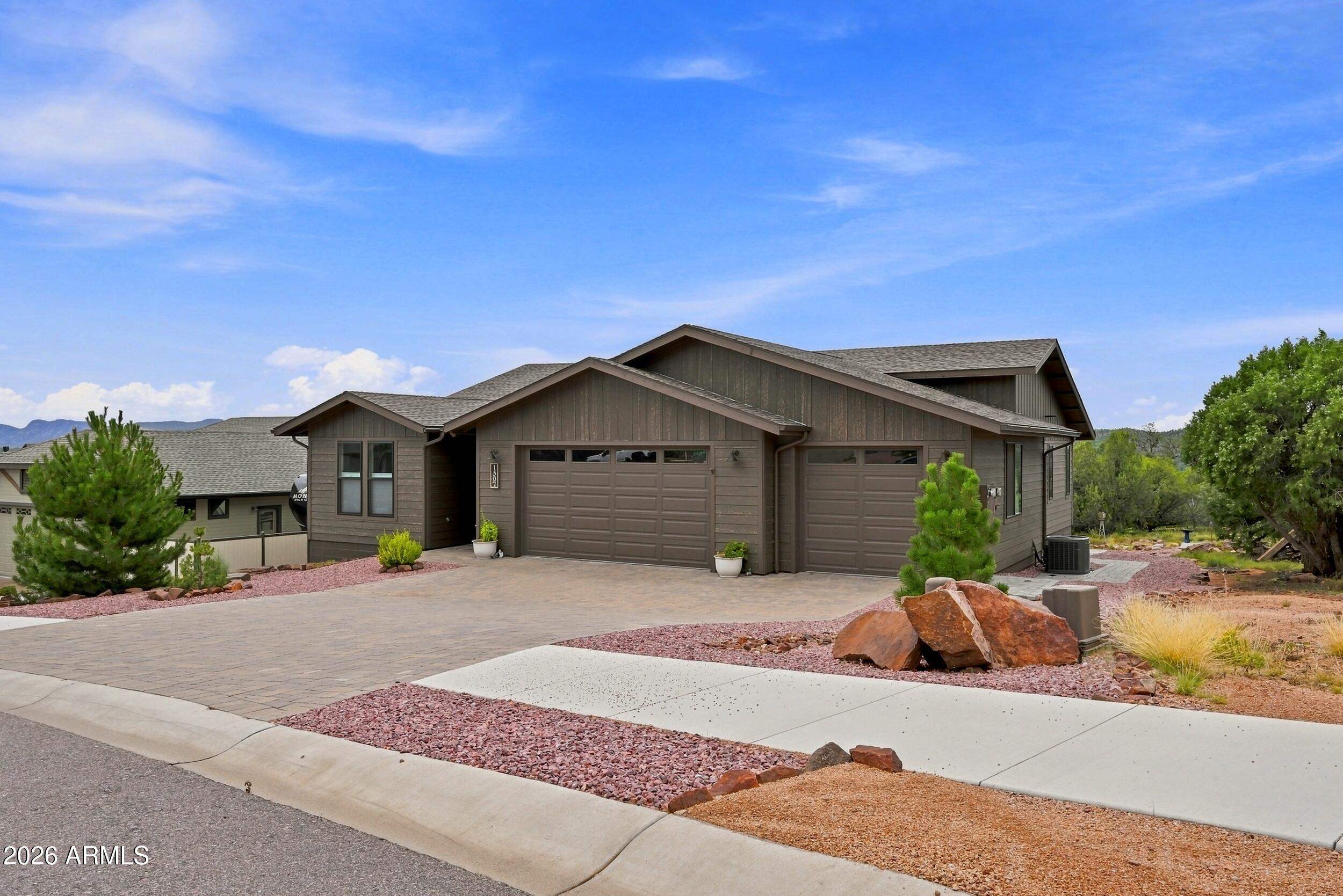 1507 W WAGON Trail