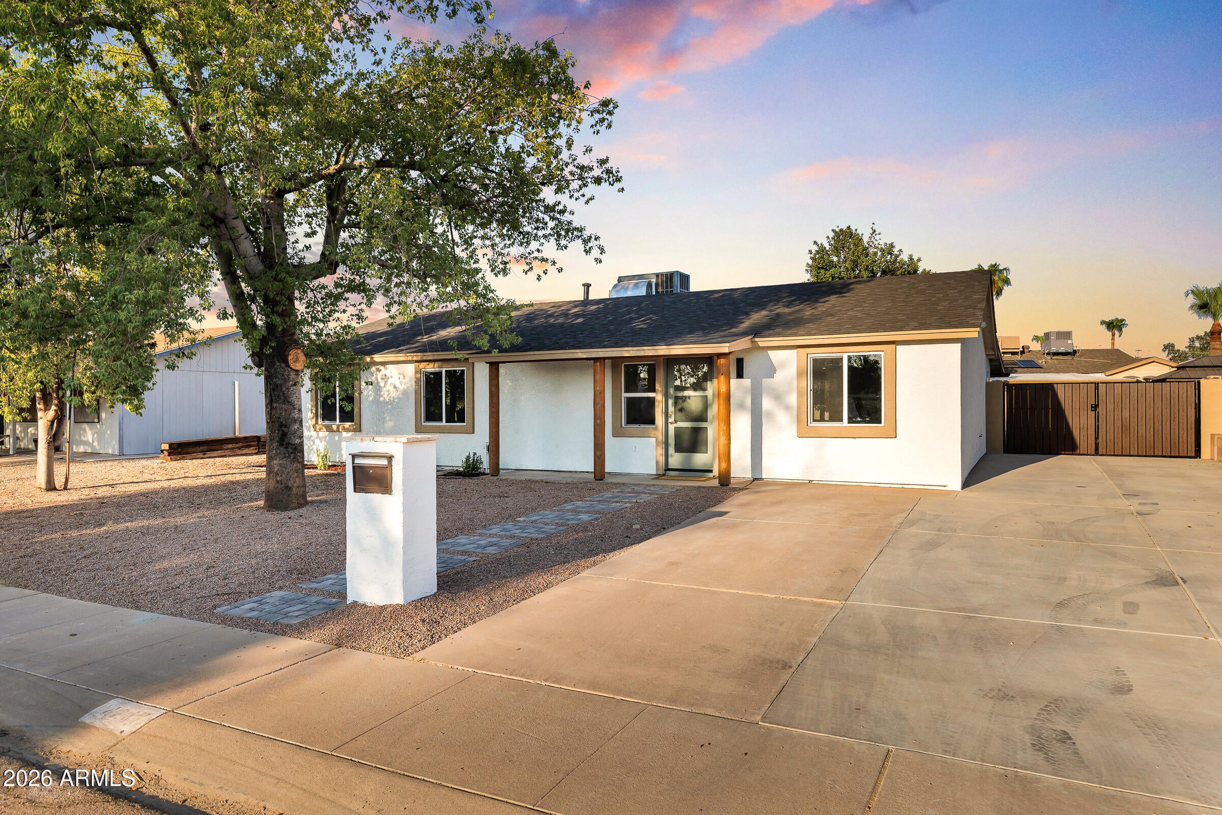 14237 N 38TH Place