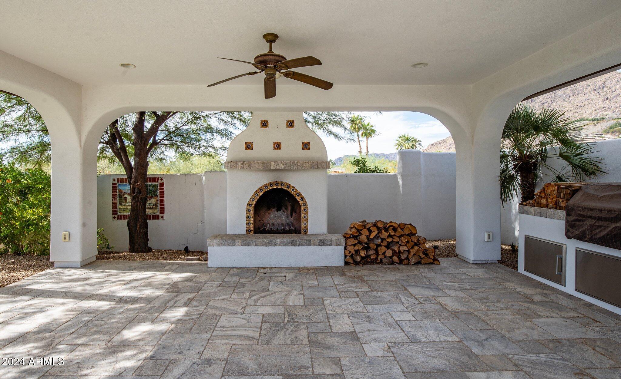 5828 E CACTUS WREN Road