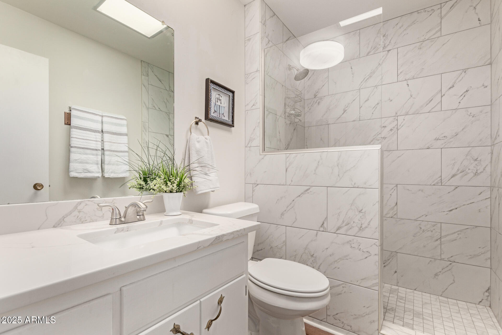 13610 N HAWTHORN Drive