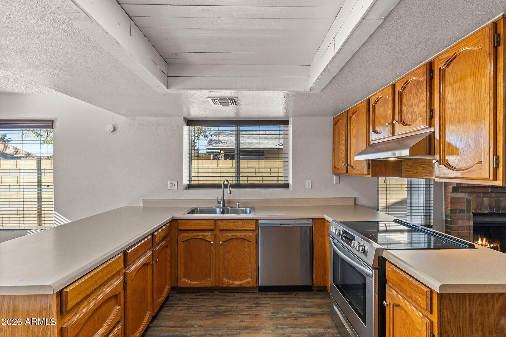 7267 W CHARTER OAK Road