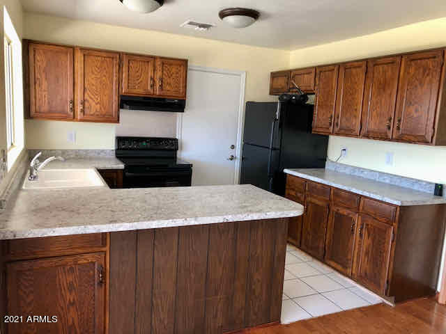 1455 W Mohawk Lane