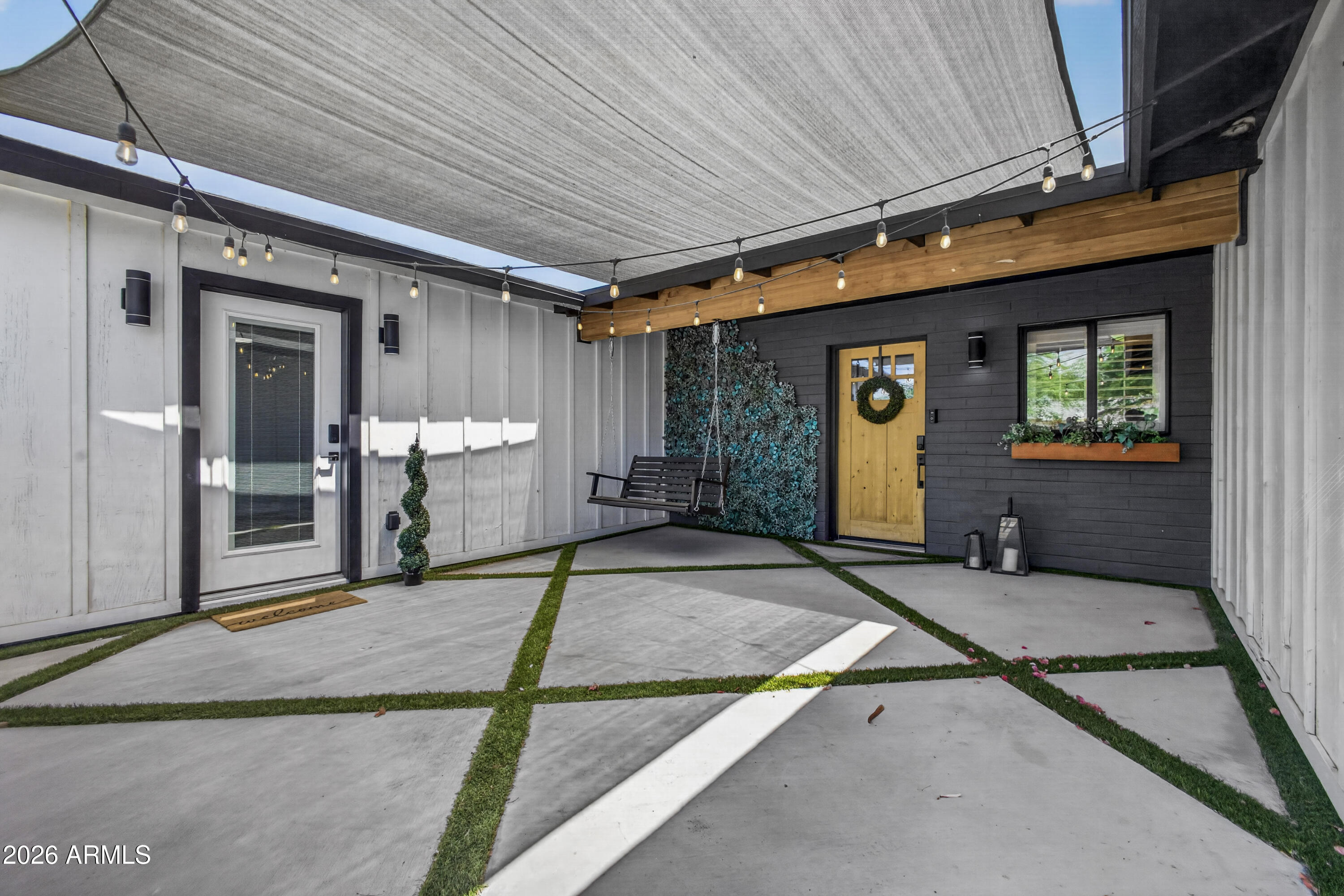 4329 E HUBBELL Street