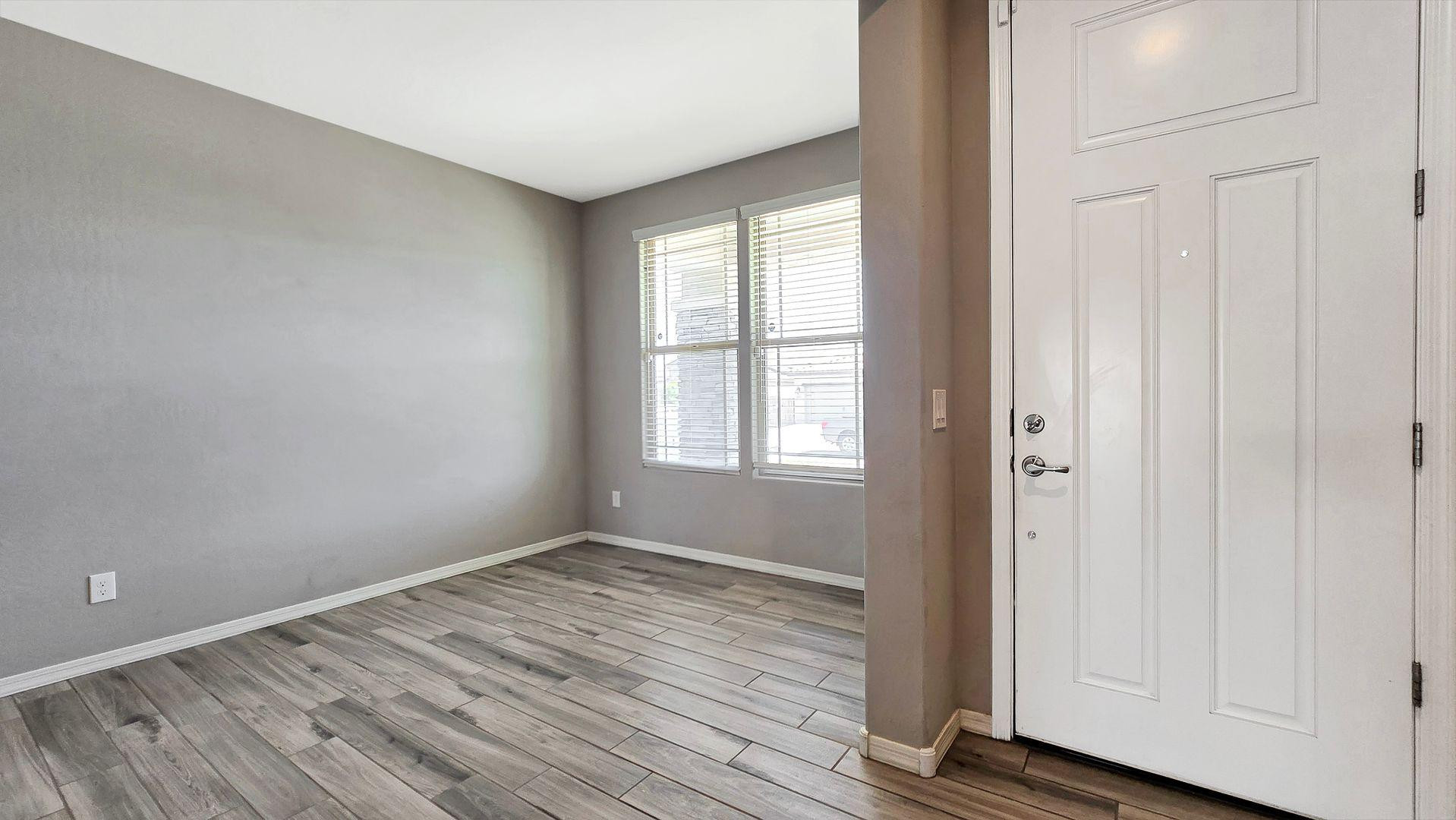 17156 W Lincoln Street