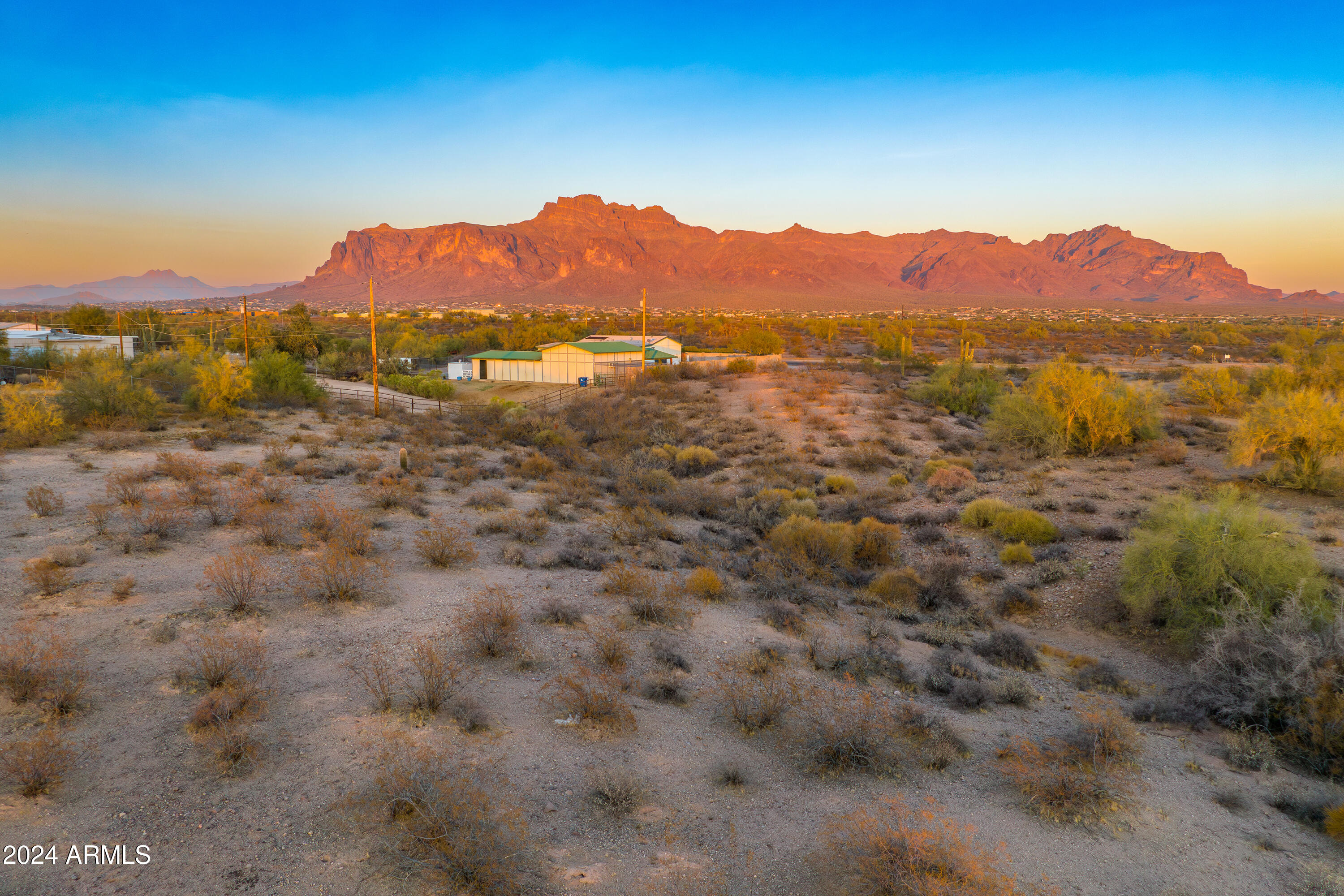 1966 S GOLDFIELD Road -