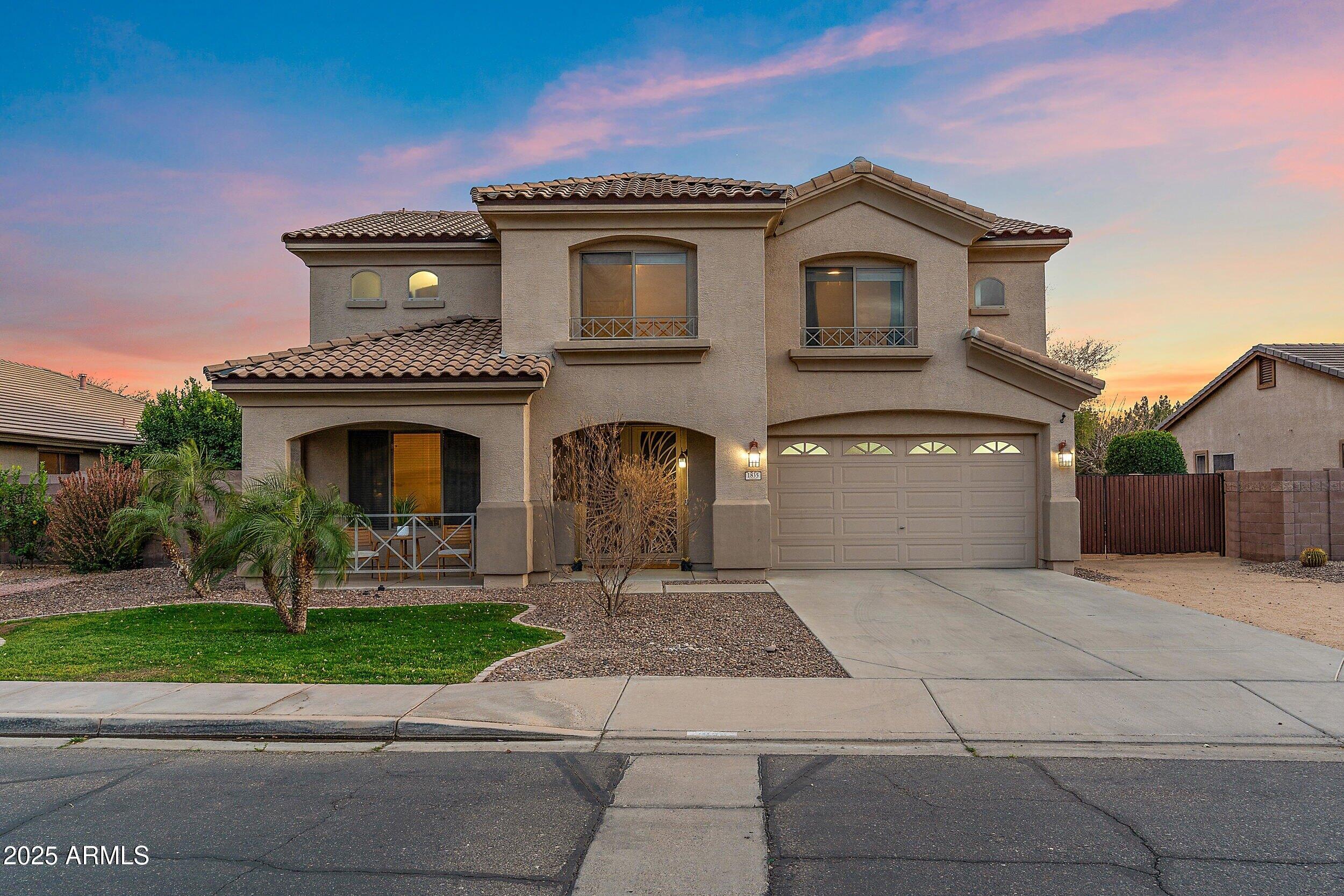 1835 E BARTLETT Place