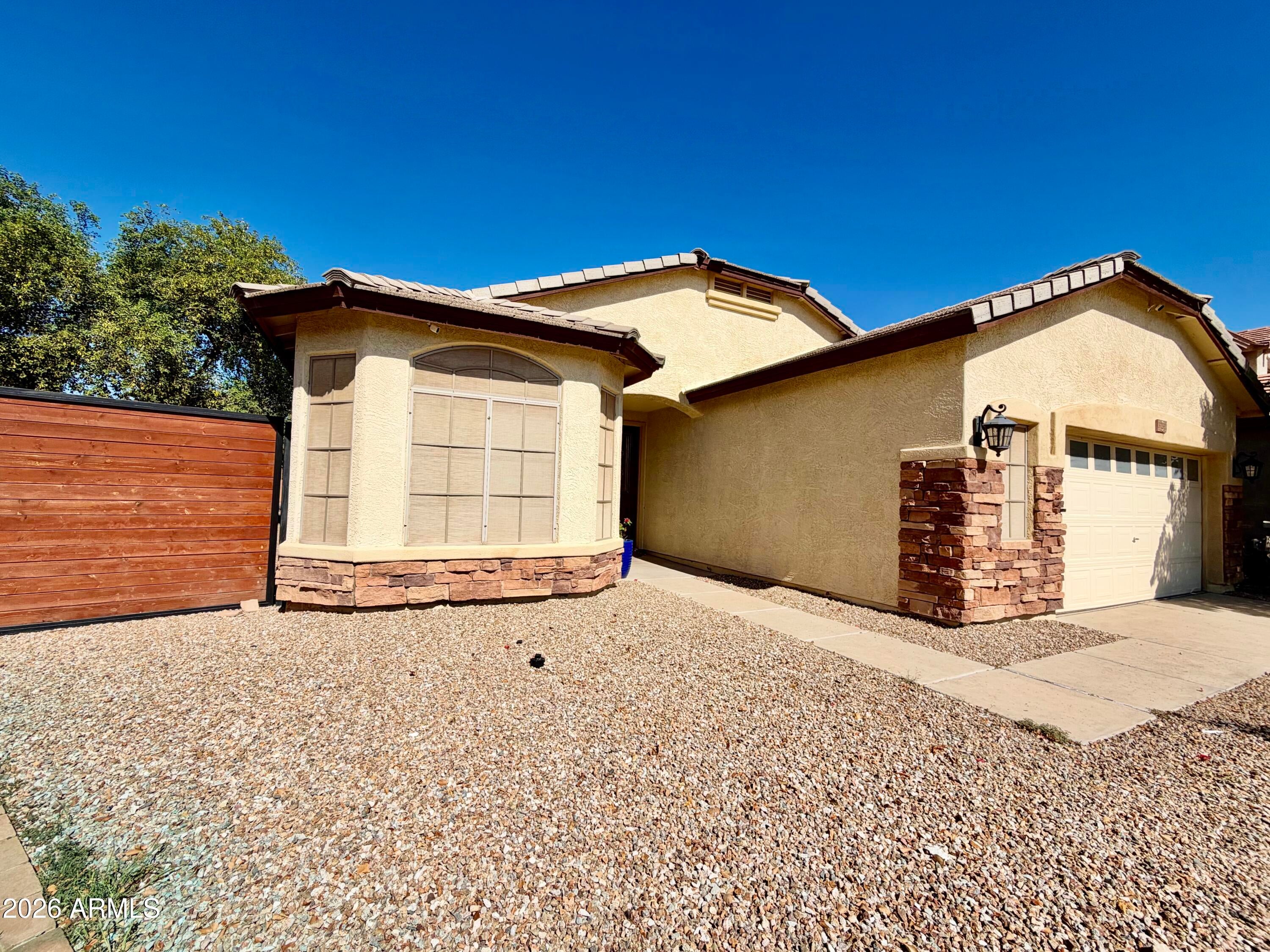 3232 W T RYAN Lane