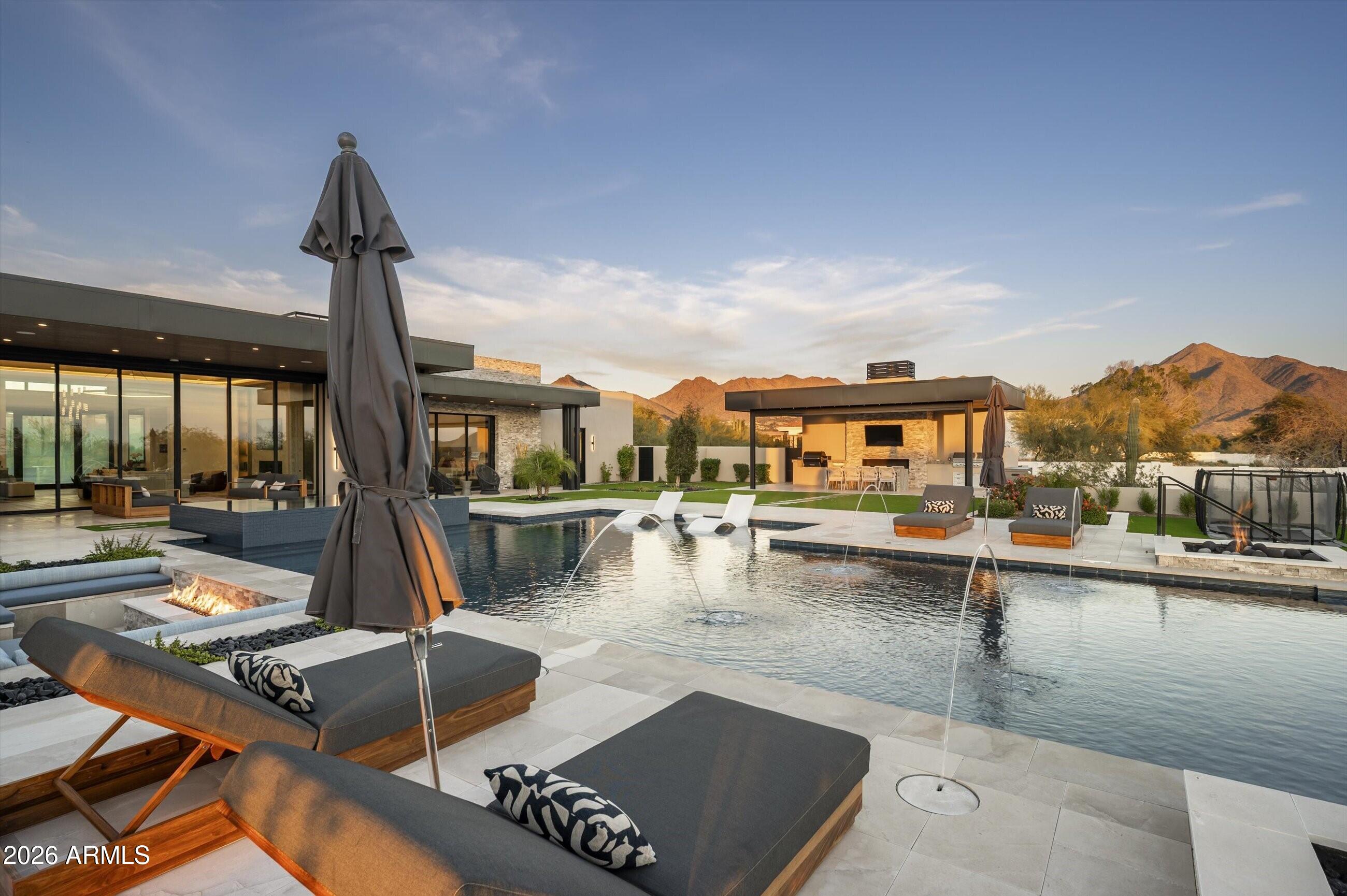 9245 E RIMROCK Drive