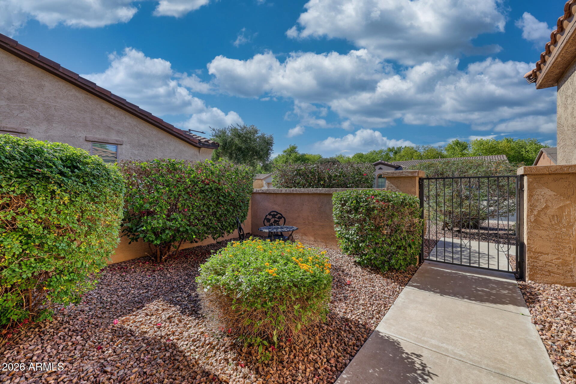 12423 W HEDGE HOG Place