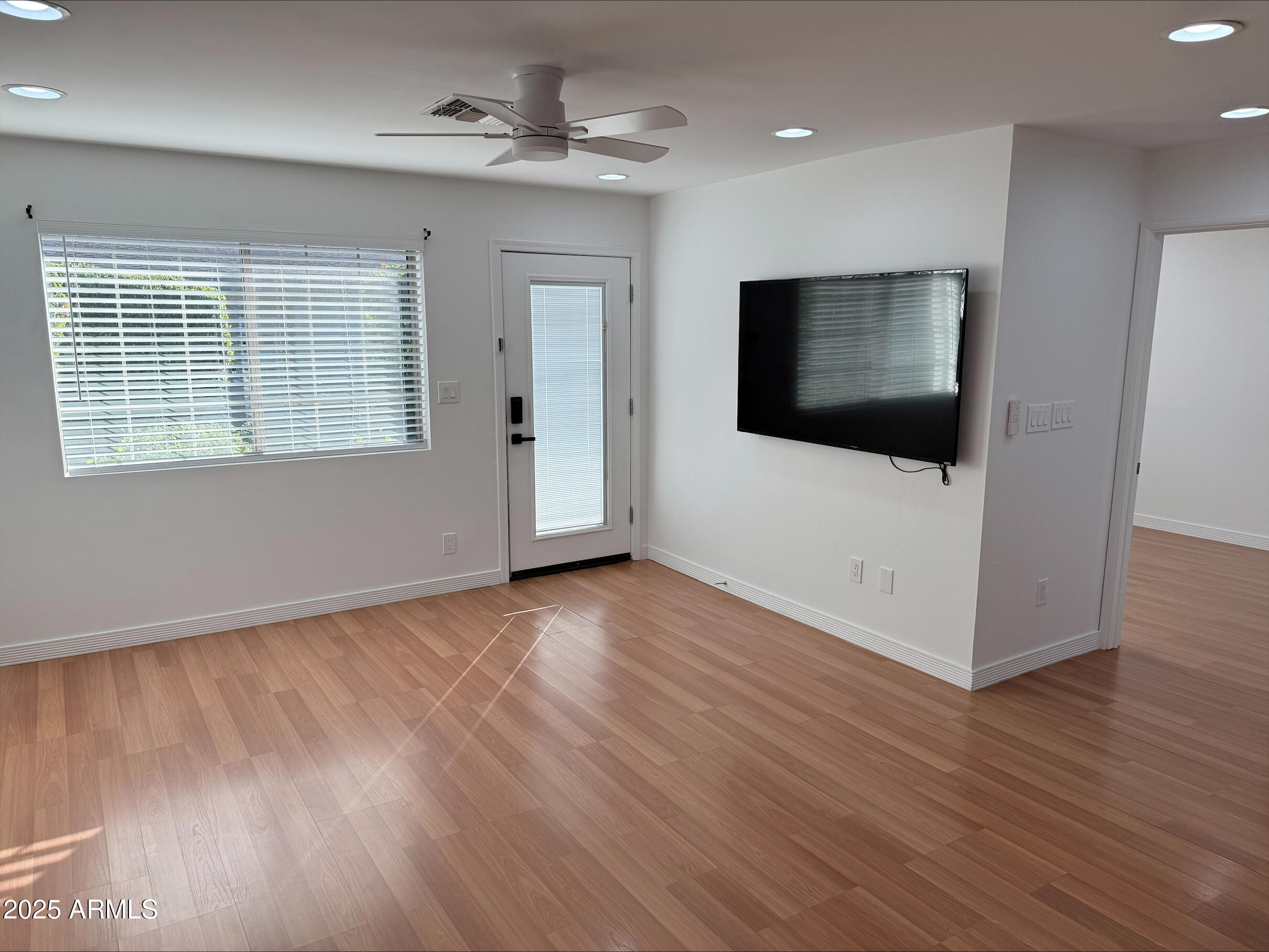 1850 E MARYLAND Avenue 63