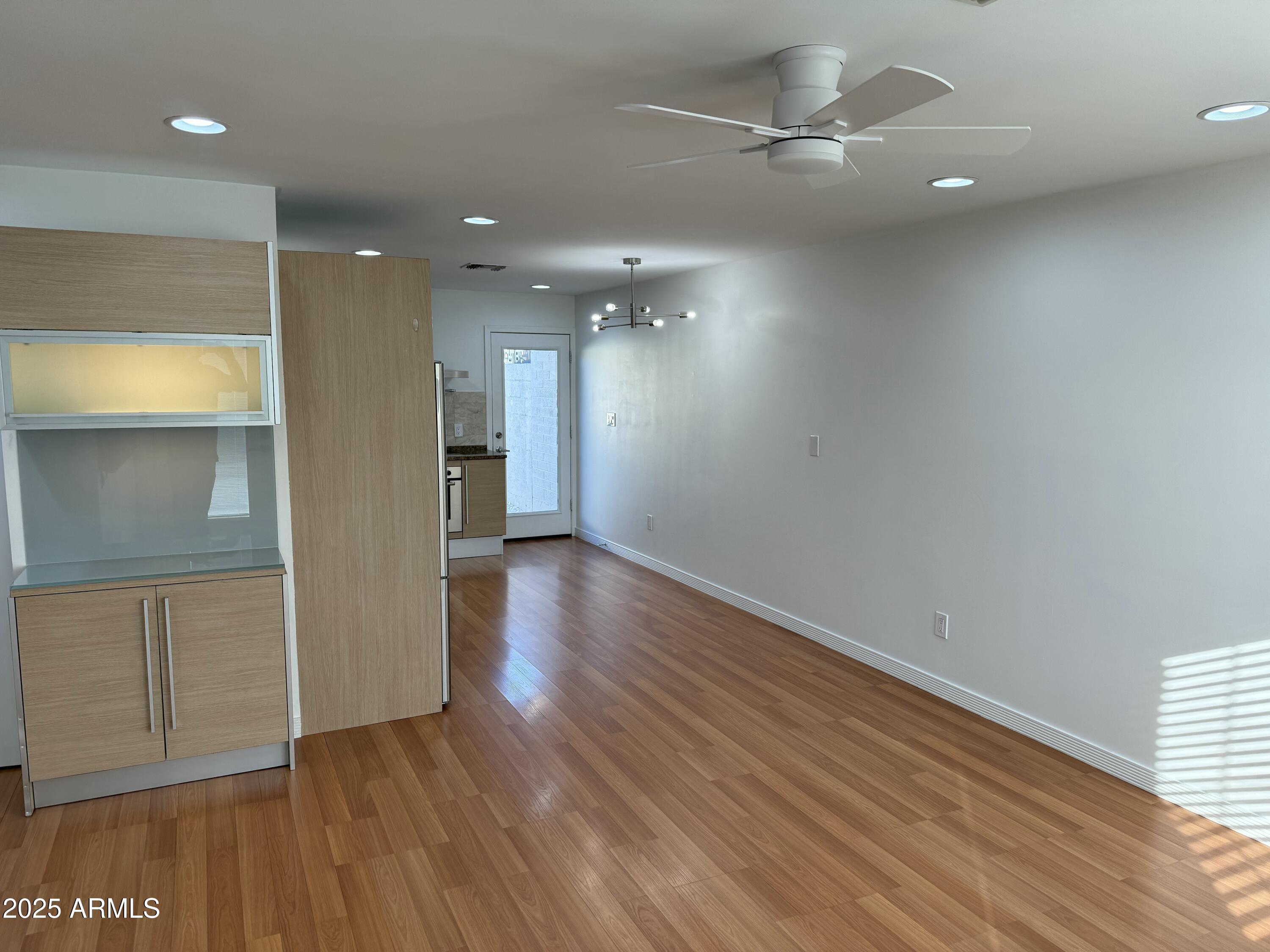 1850 E MARYLAND Avenue 63