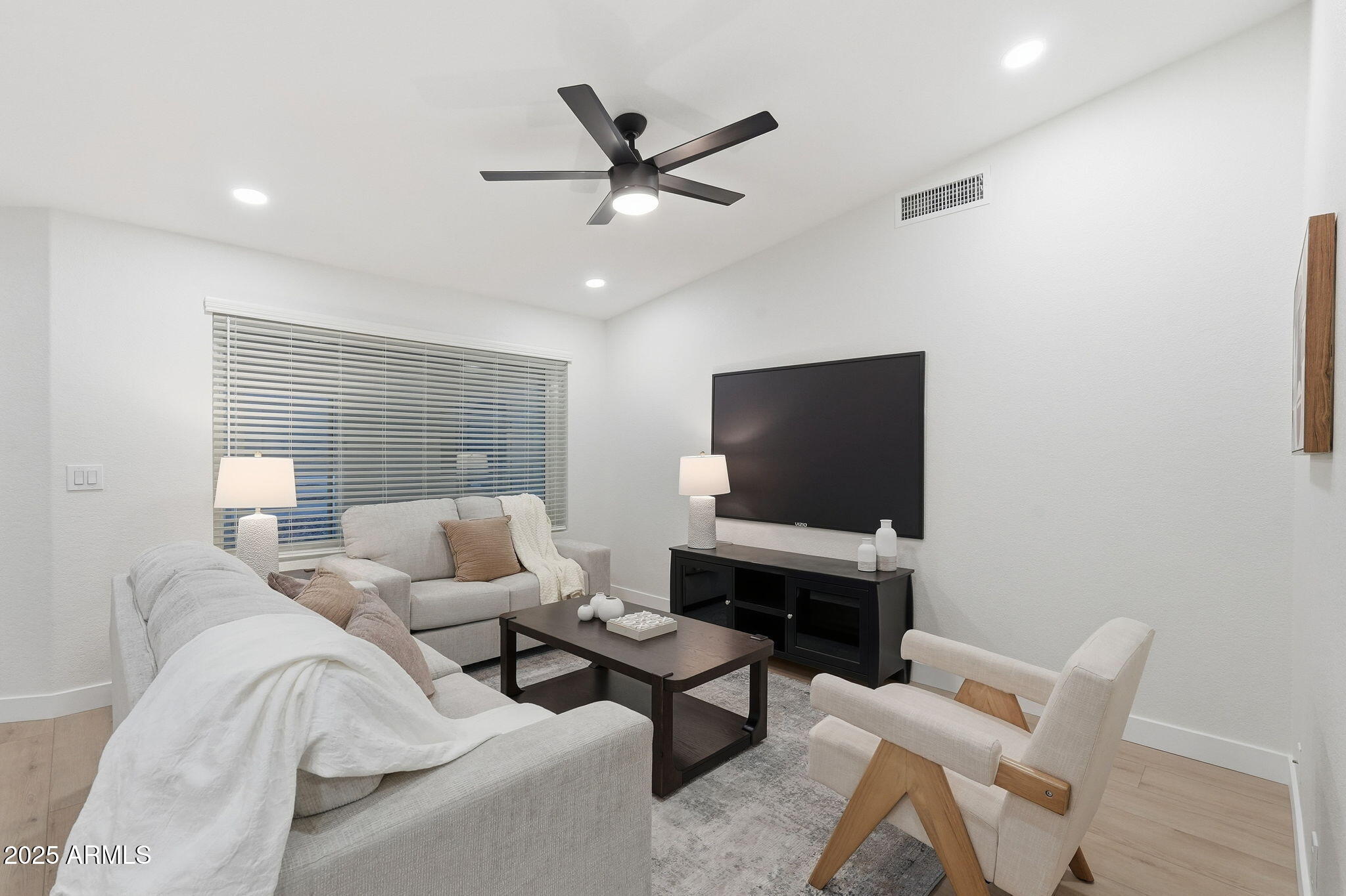 11526 E Mendoza Avenue