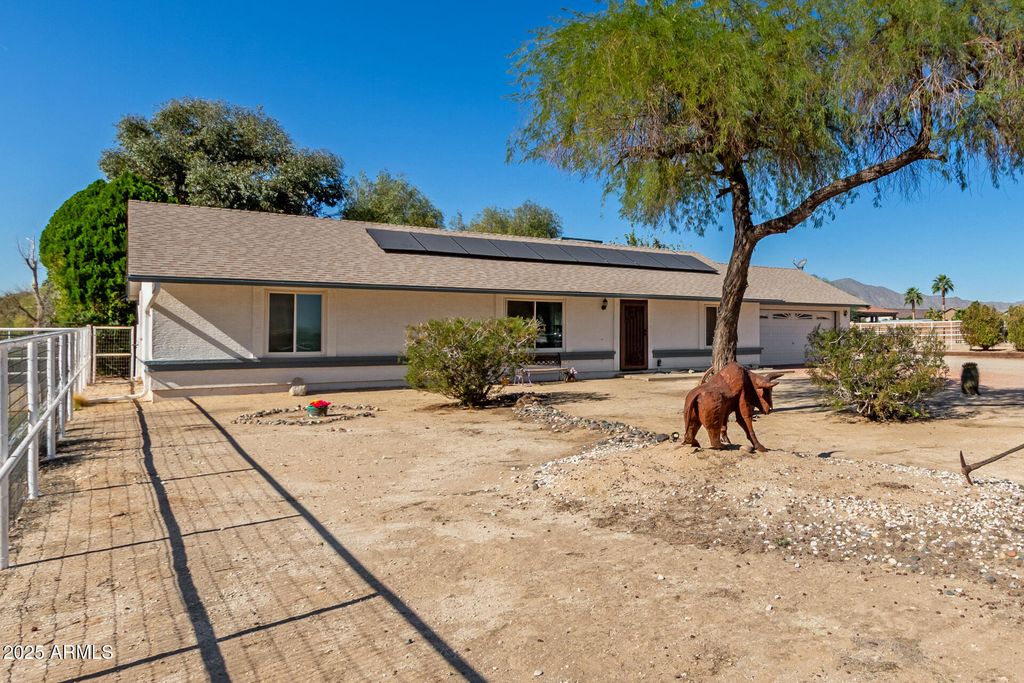 Photo of 19302 W Sells Drive, Litchfield Park, AZ 85340 (MLS # 6944868)