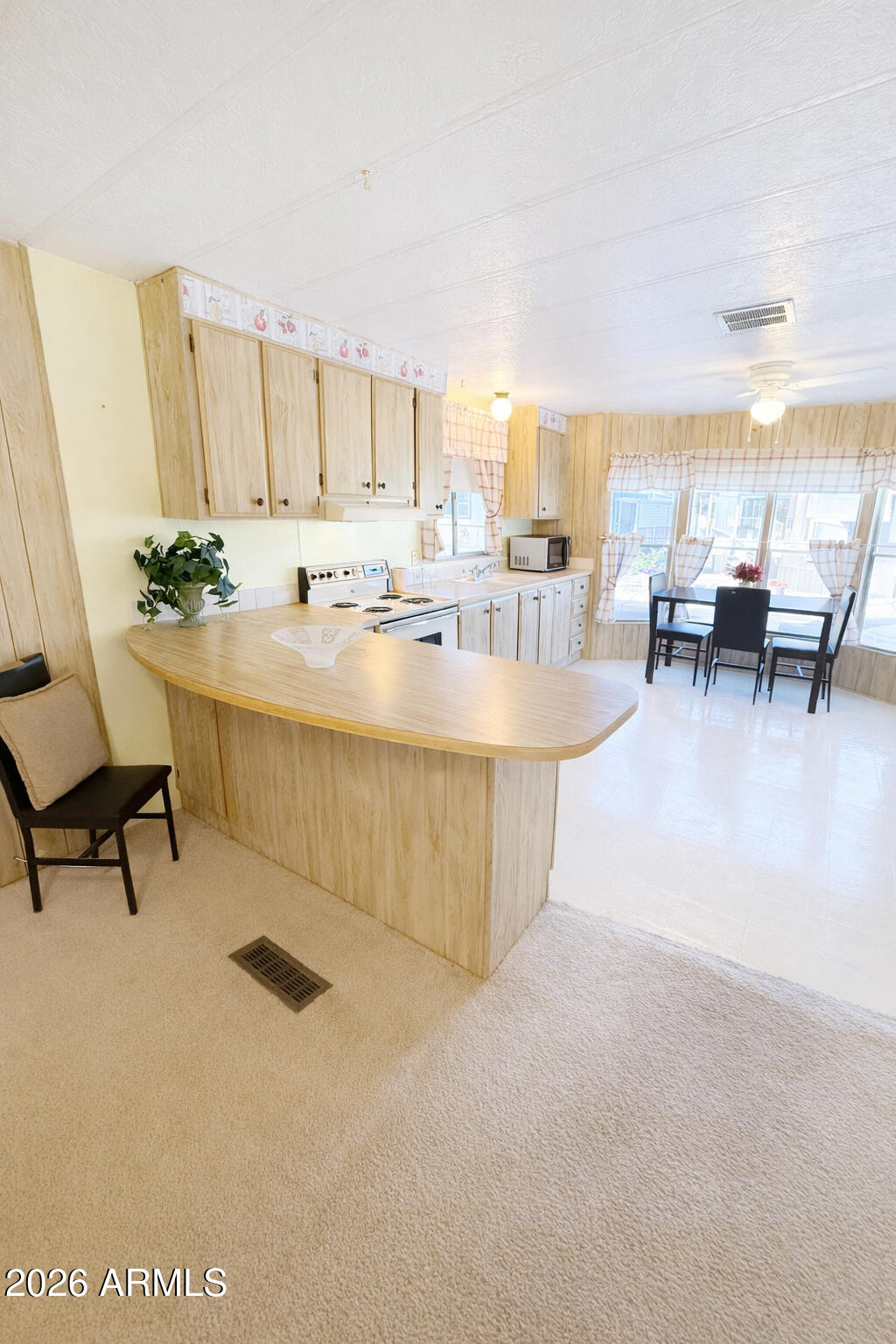 4065 E University Drive 516