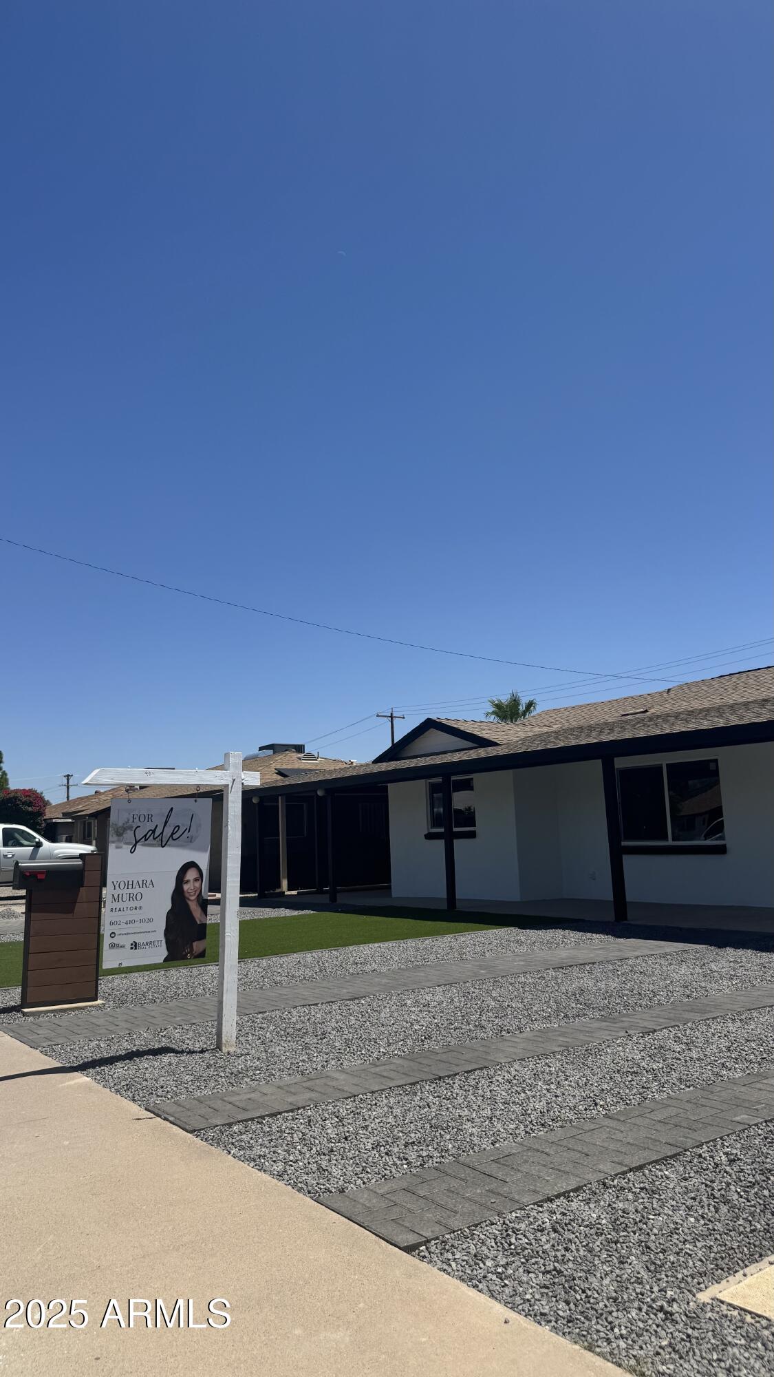 2927 W Lawrence Lane