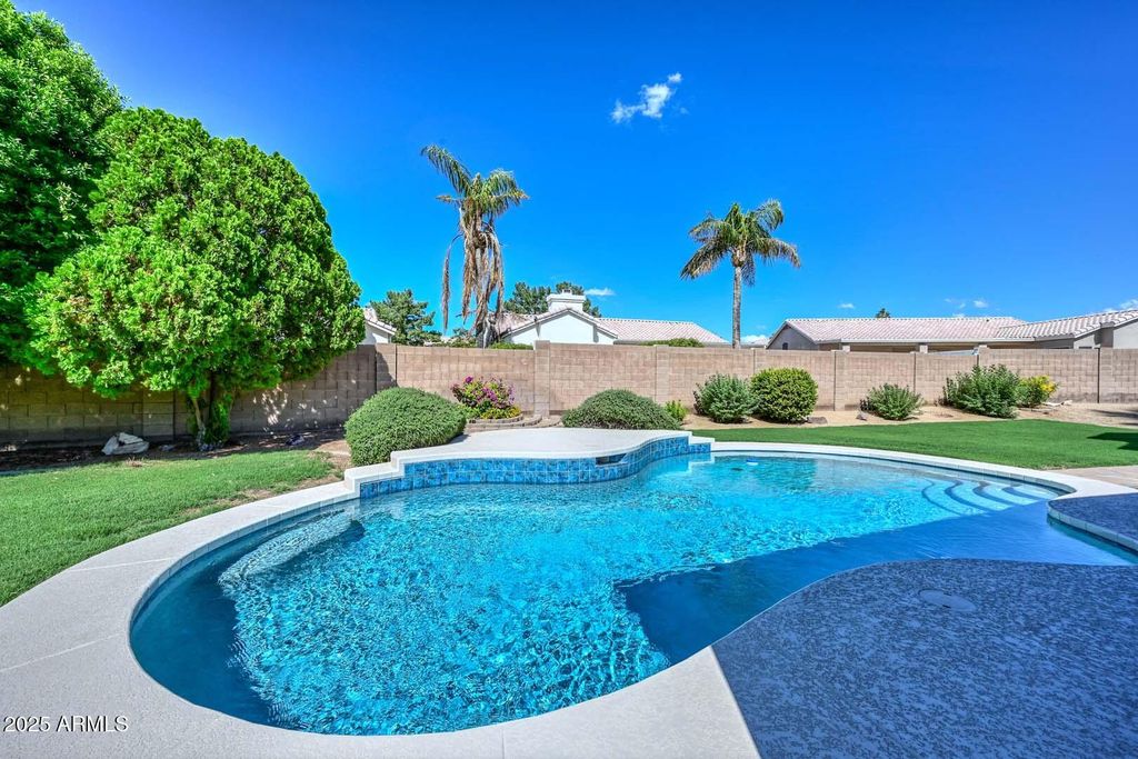 Photo of 7274 W Donald Drive, Glendale, AZ 85310 (MLS # 6933412)