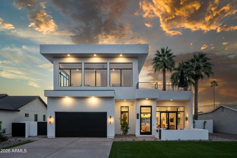 Photo of 4120 N 44th Place, Phoenix, AZ 85018 (MLS # 7012452)