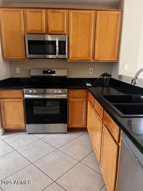 1719 E HORSESHOE Avenue