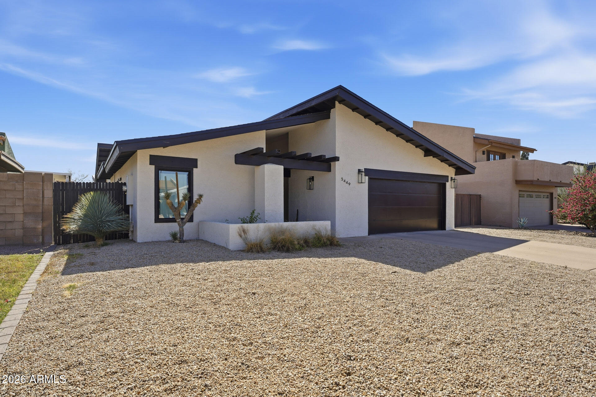 5449 E CAMBRIDGE Avenue