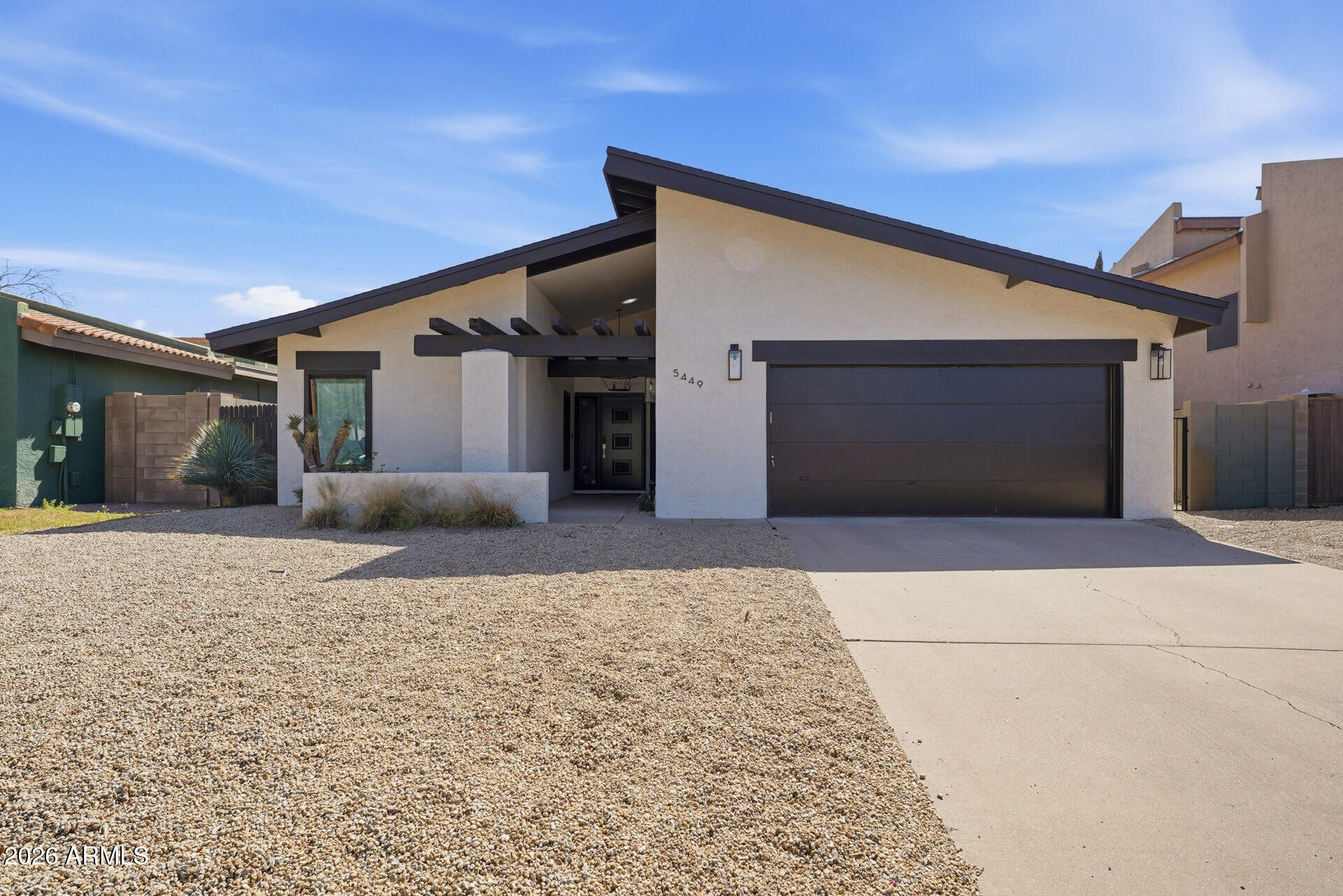 5449 E CAMBRIDGE Avenue