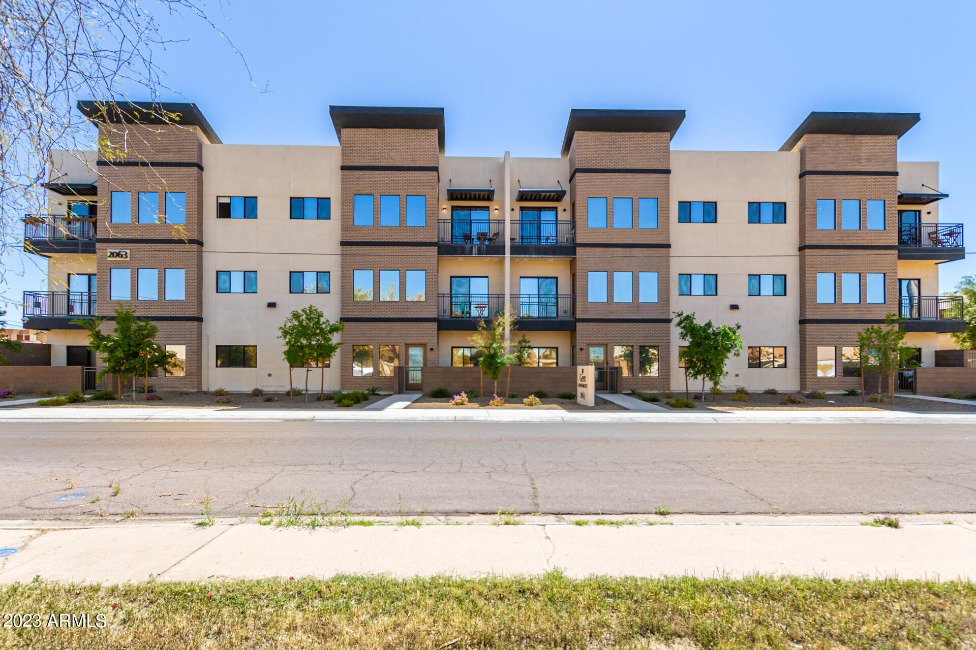 2063 E Lemon Street 2004