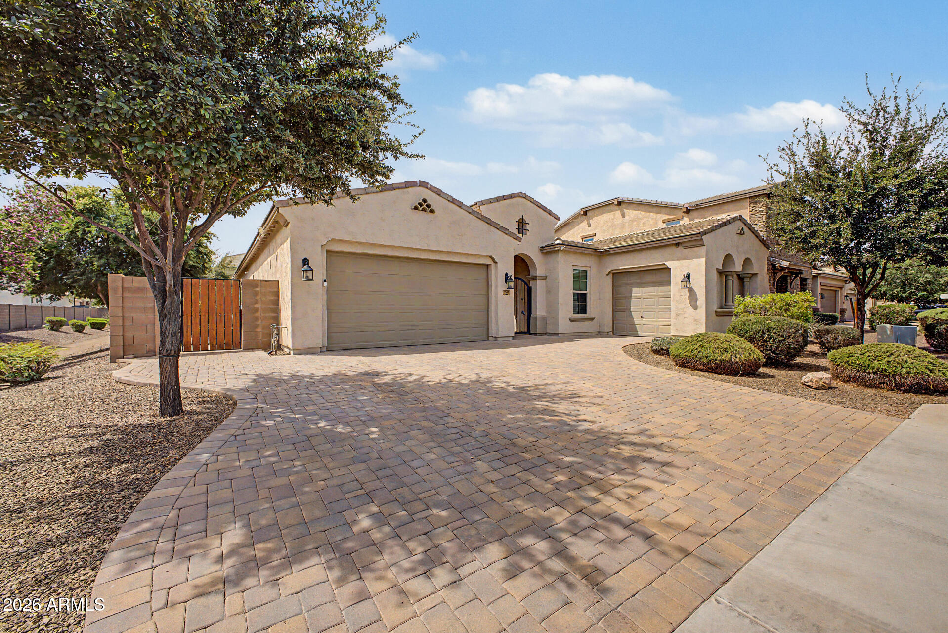 HIGLEY MANOR - Residential
