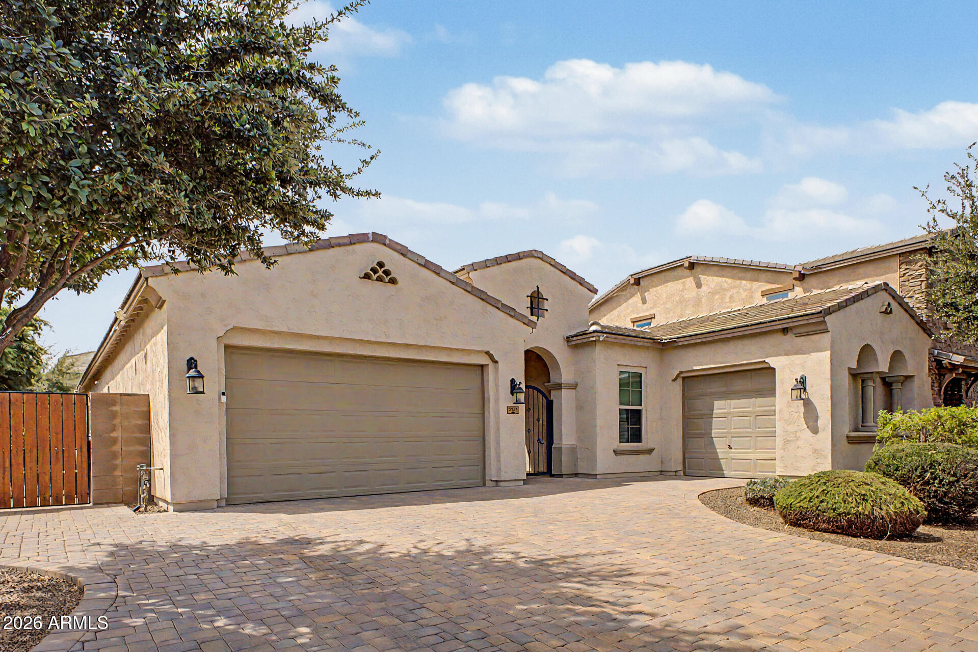 HIGLEY MANOR - Residential