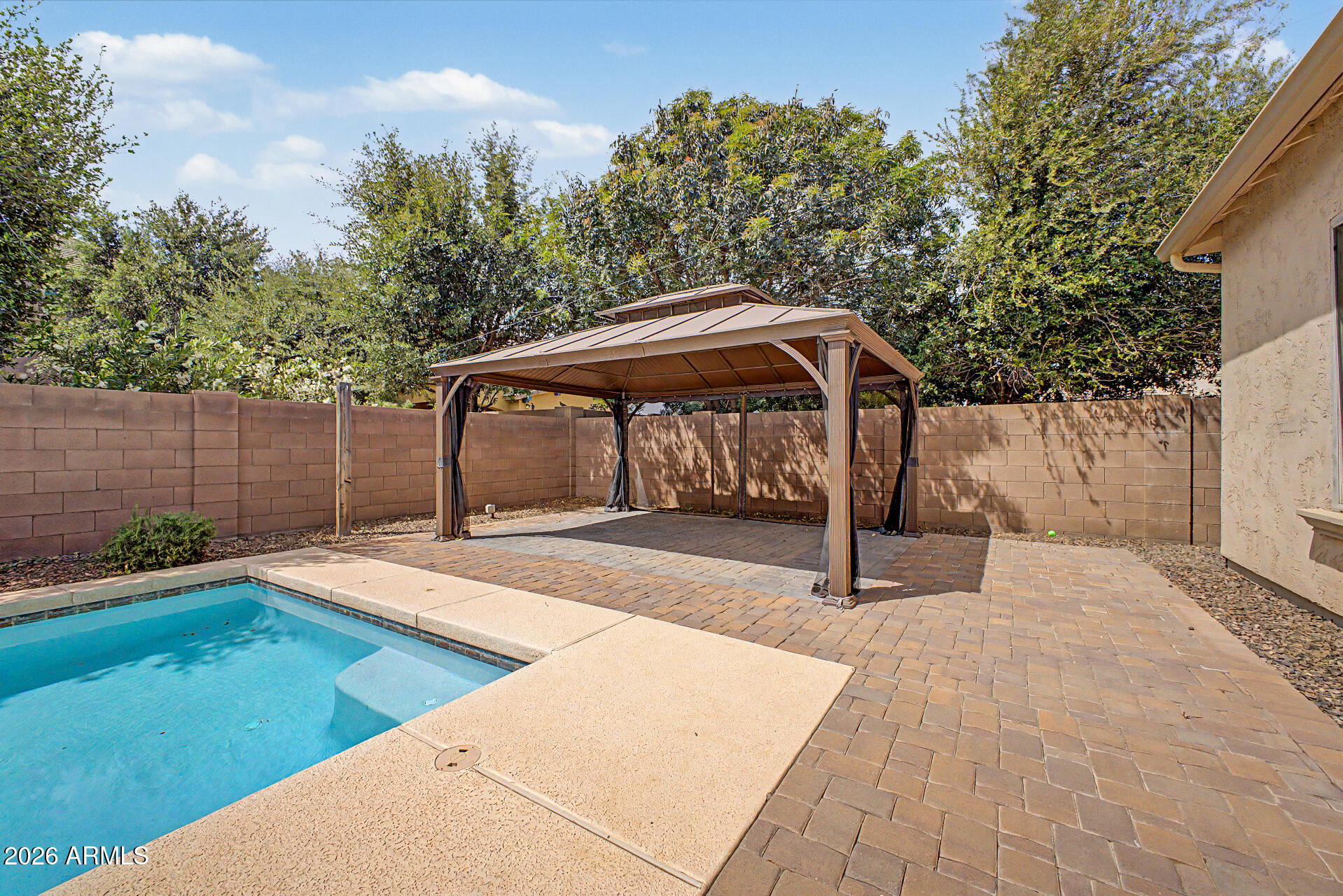 HIGLEY MANOR - Residential