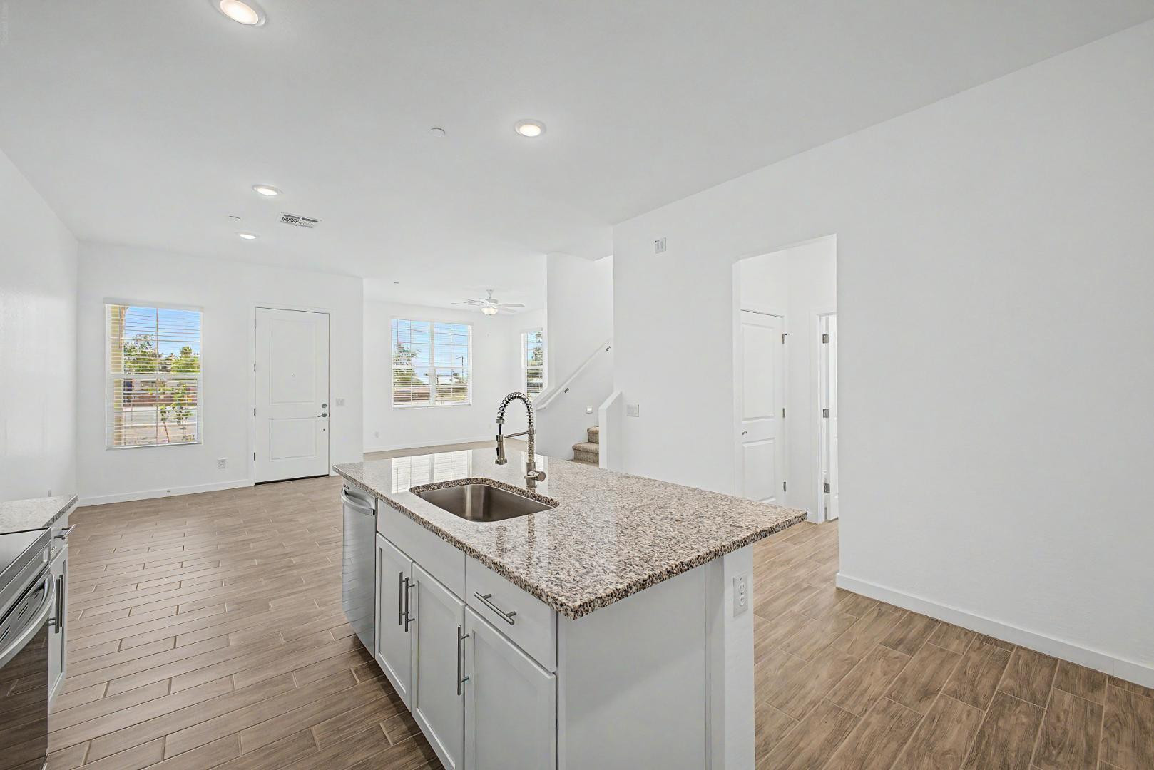 8232 E University Drive Unit 116