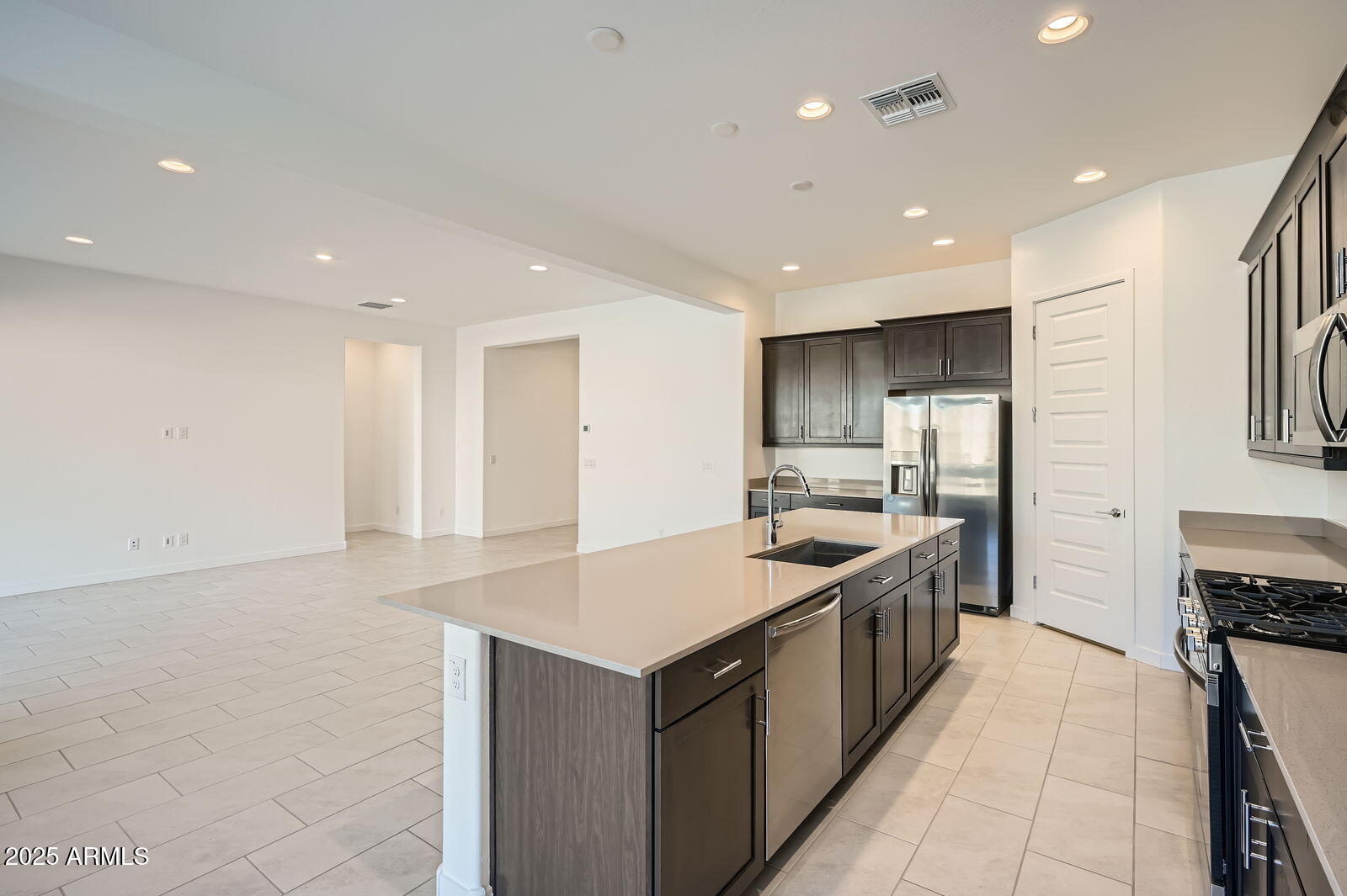 3252 W PEAK VIEW Road