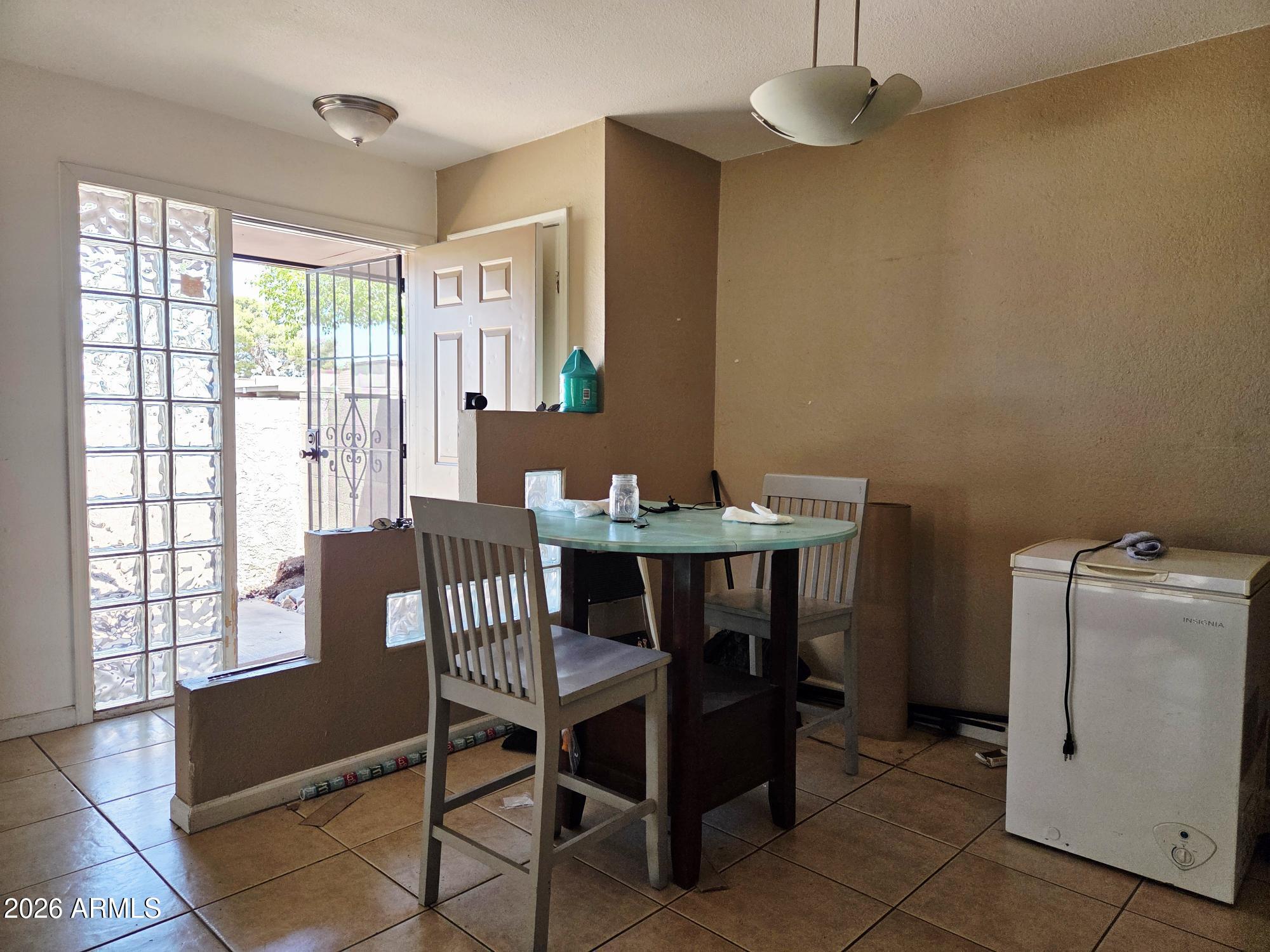 1823 E Kirkland Lane A