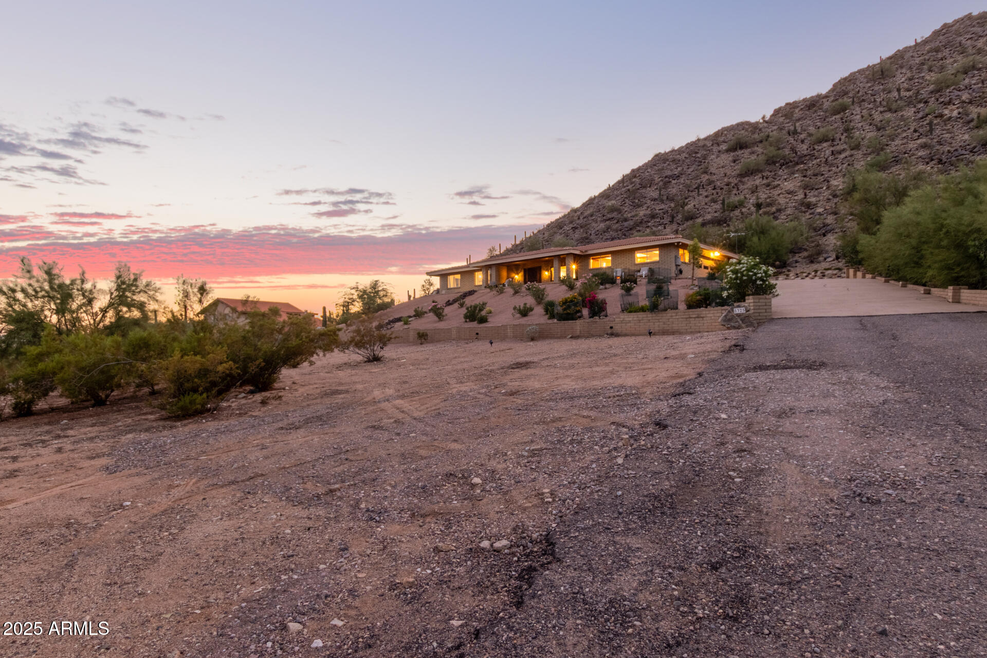 8325 W BARTLETT Road