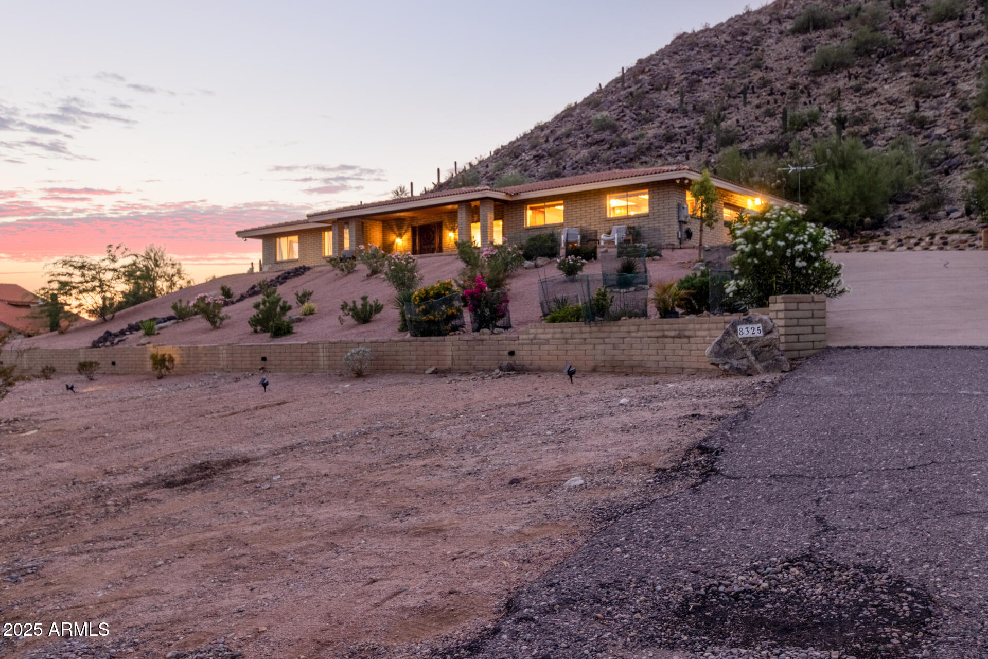 8325 W BARTLETT Road