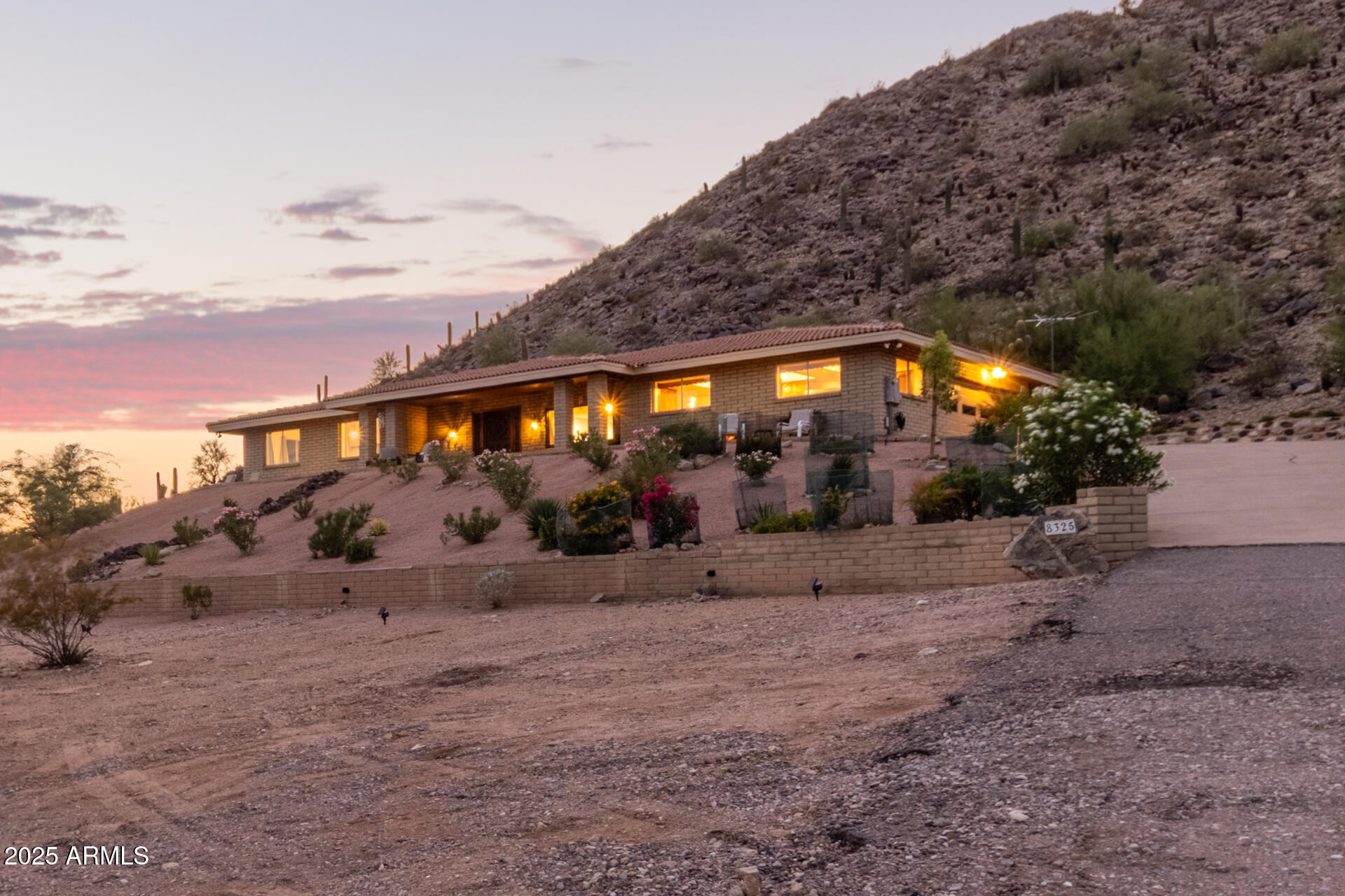 8325 W BARTLETT Road