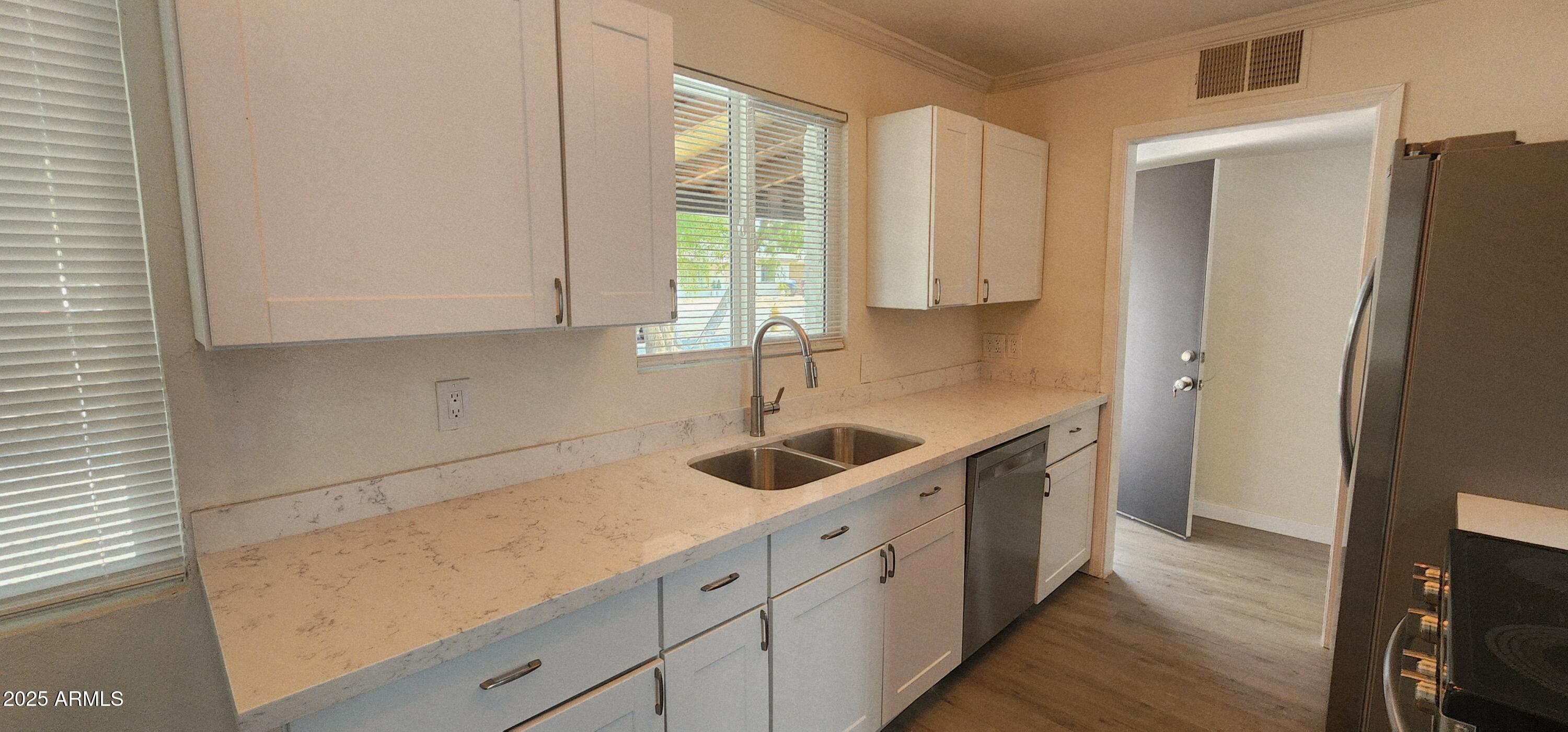 3421 W MONTECITO Avenue