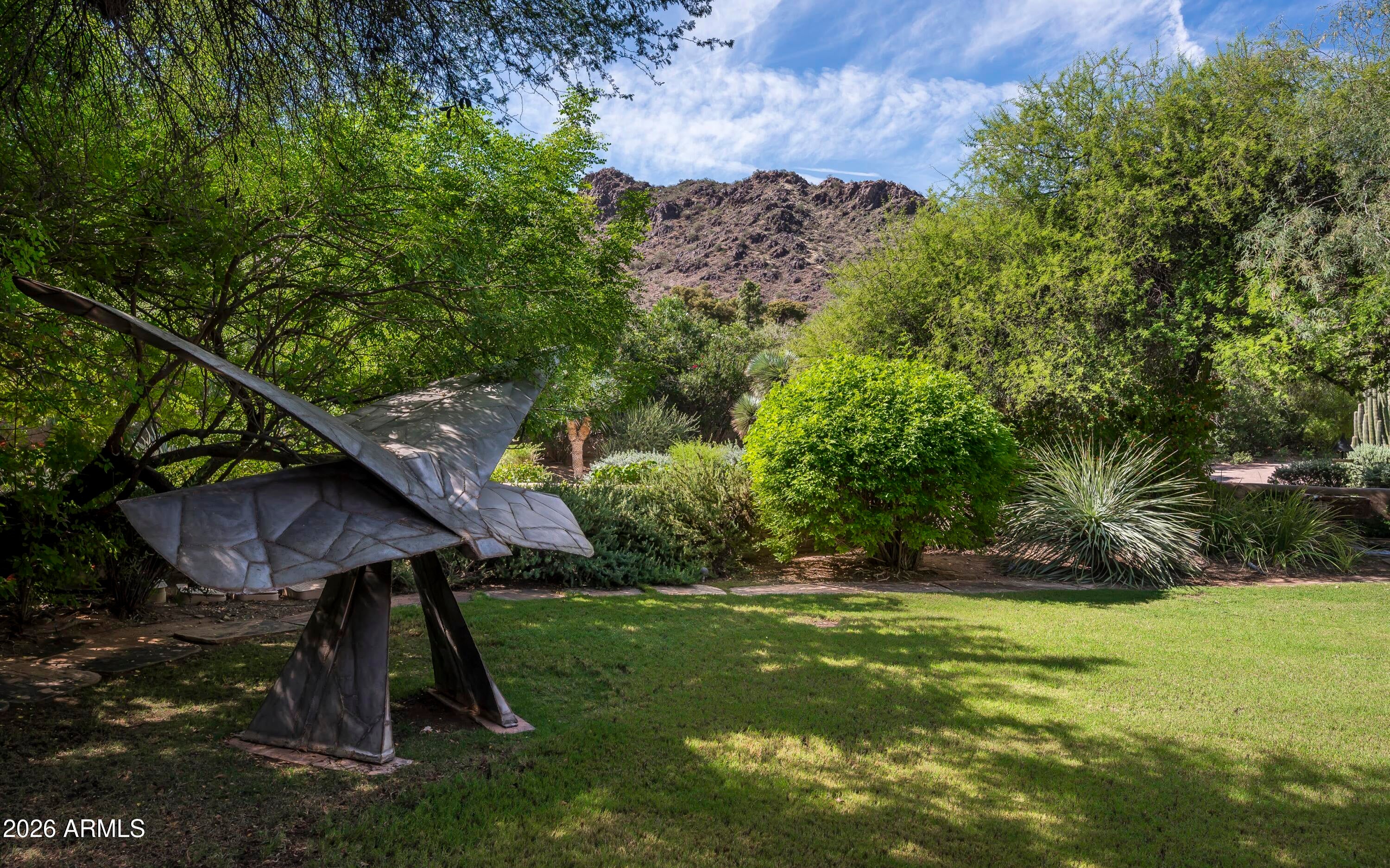 5747 E MOCKINGBIRD Lane
