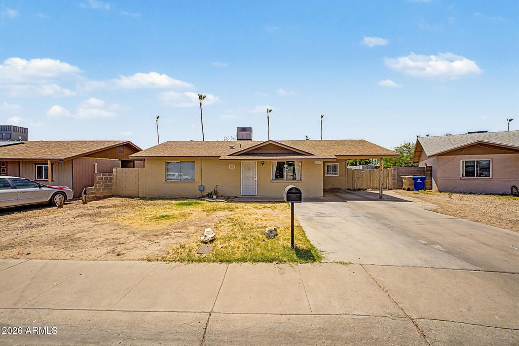 Photo of 6812 N 65th Avenue, Glendale, AZ 85301 (MLS # 7041174)