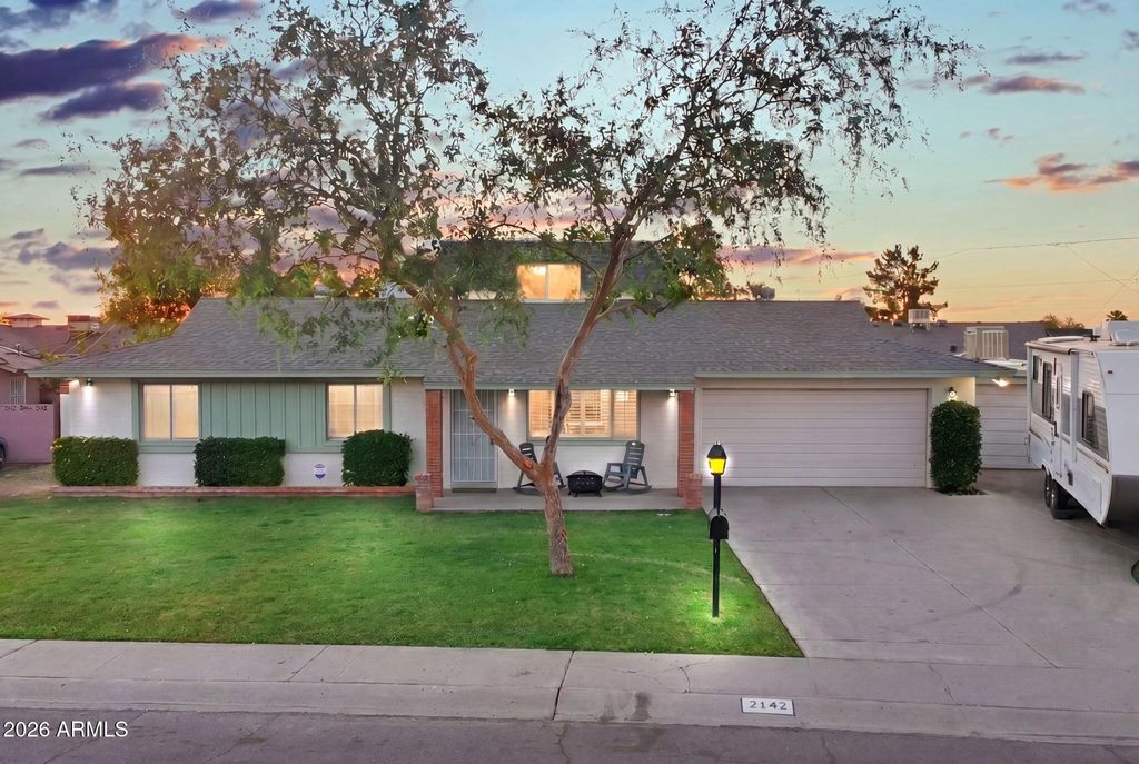 Photo of 2142 W Meadow Drive, Phoenix, AZ 85023 (MLS # 7026249)