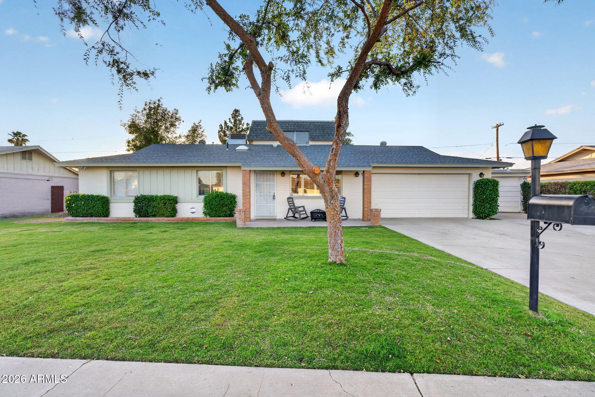 2142 W Meadow Drive