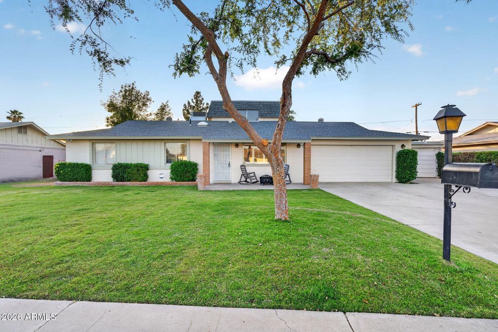 Photo of 2142 W Meadow Drive, Phoenix, AZ 85023 (MLS # 7026249)