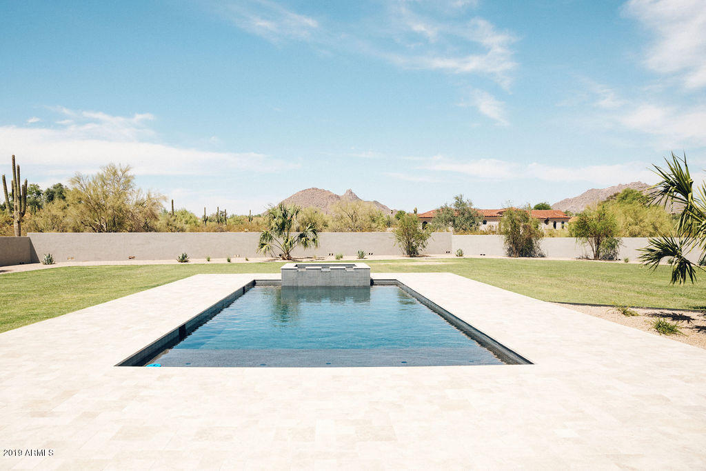 PINNACLE PARADISE - Residential