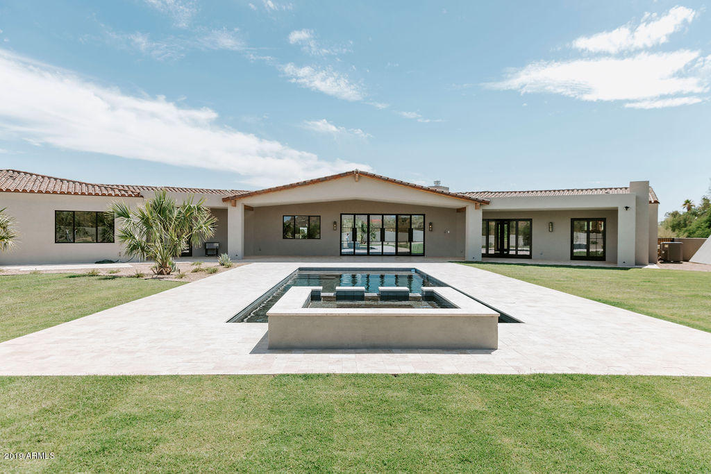 PINNACLE PARADISE - Residential