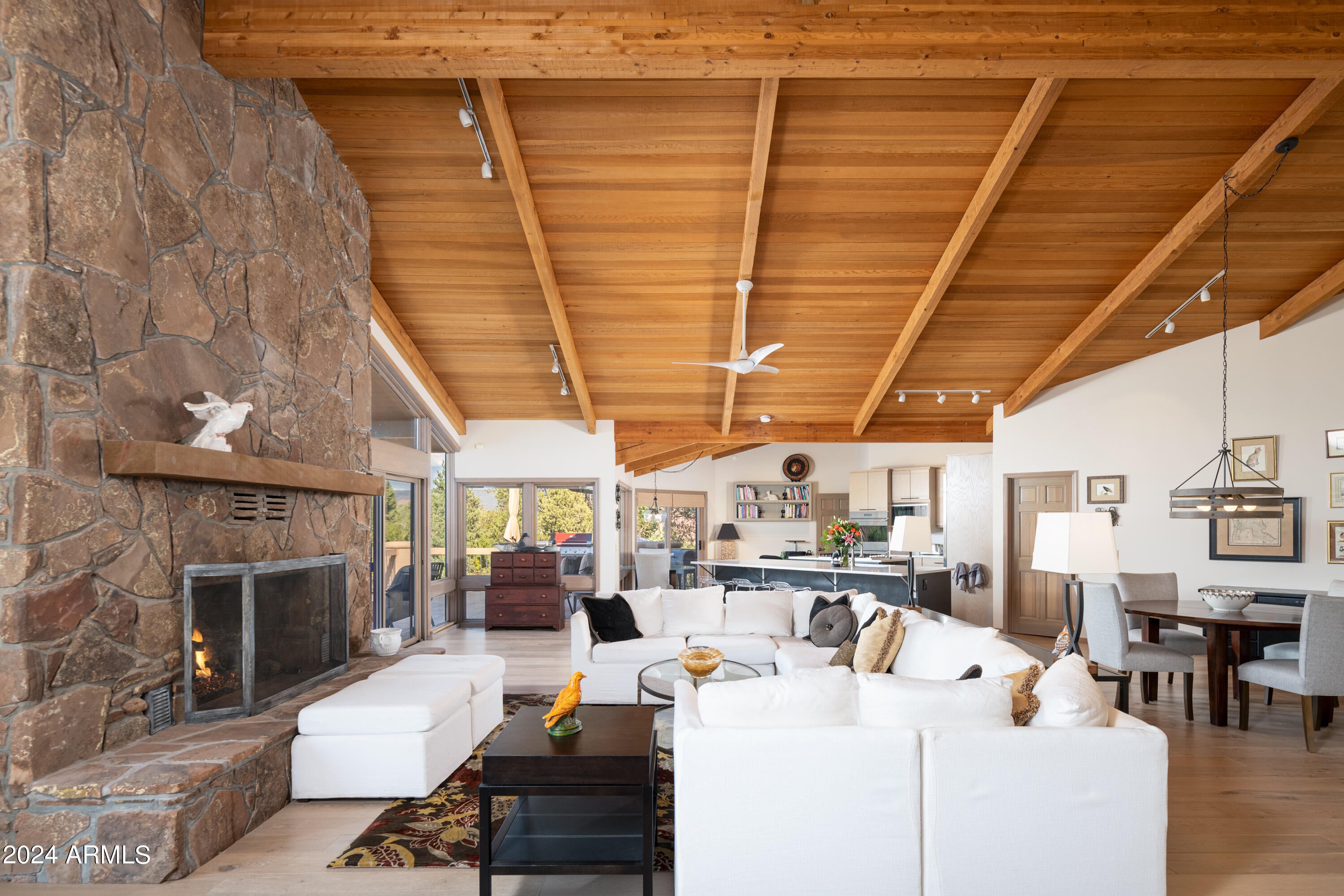 86 Linda Vista --