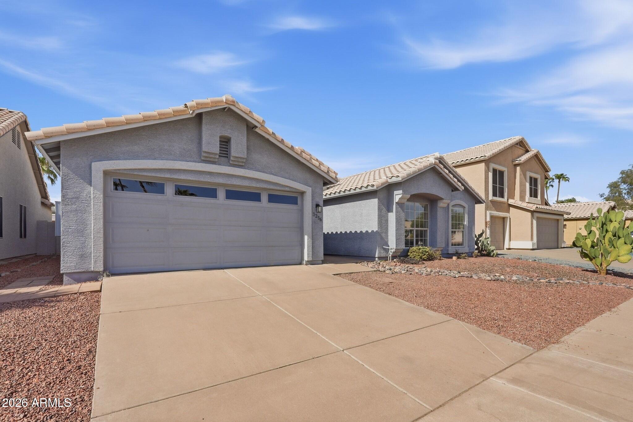 3256 E ROSEMONTE Drive