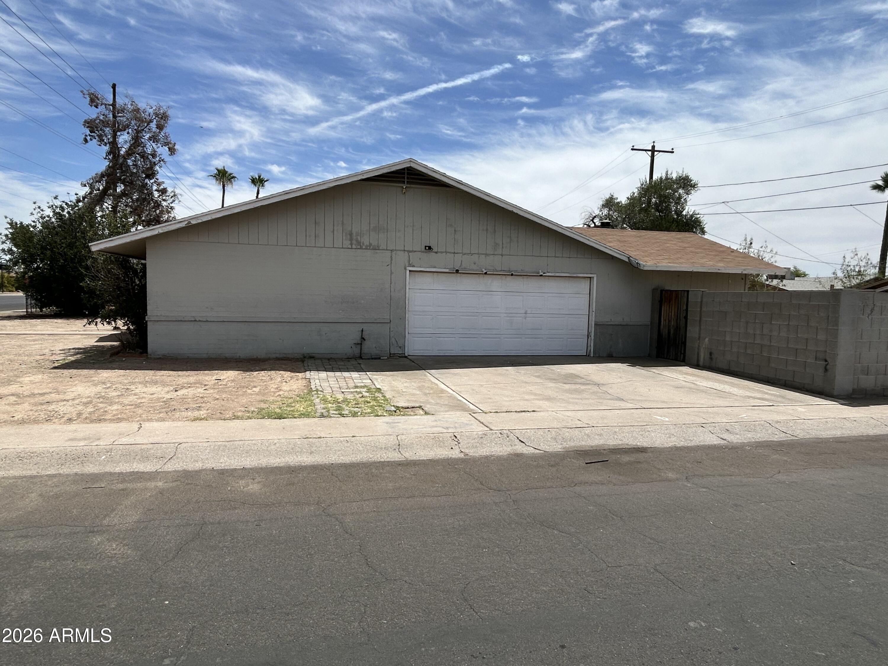 2841 W Campbell Avenue
